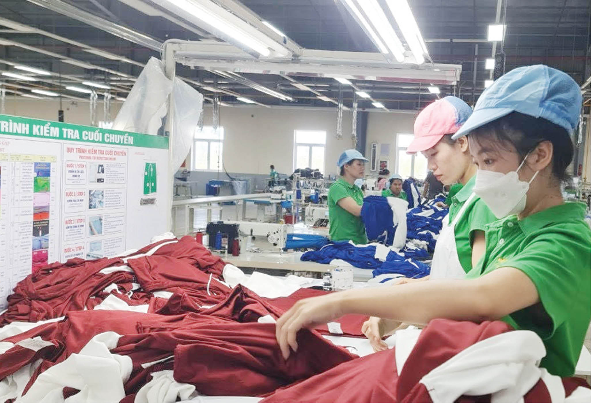 Khó cũng thưởng tết cho công nhân