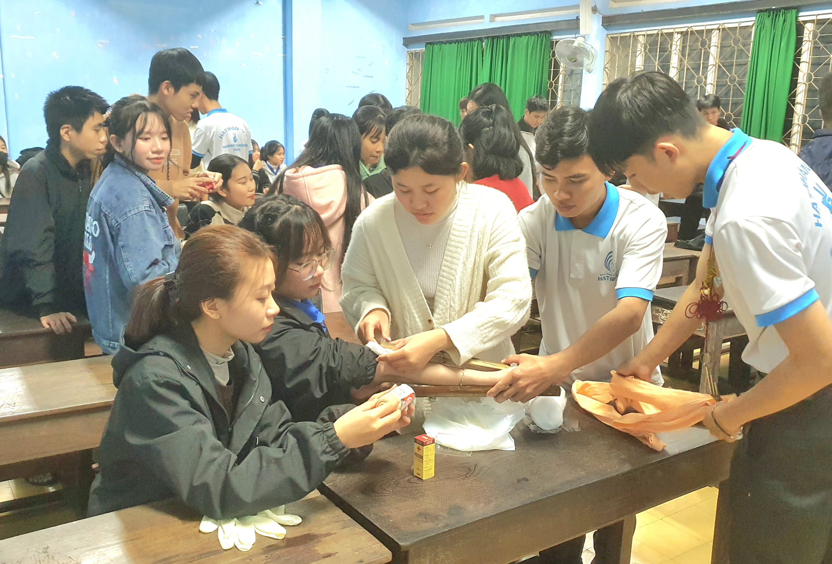 Nâng cao kỹ năng qua hoạt động câu lạc bộ