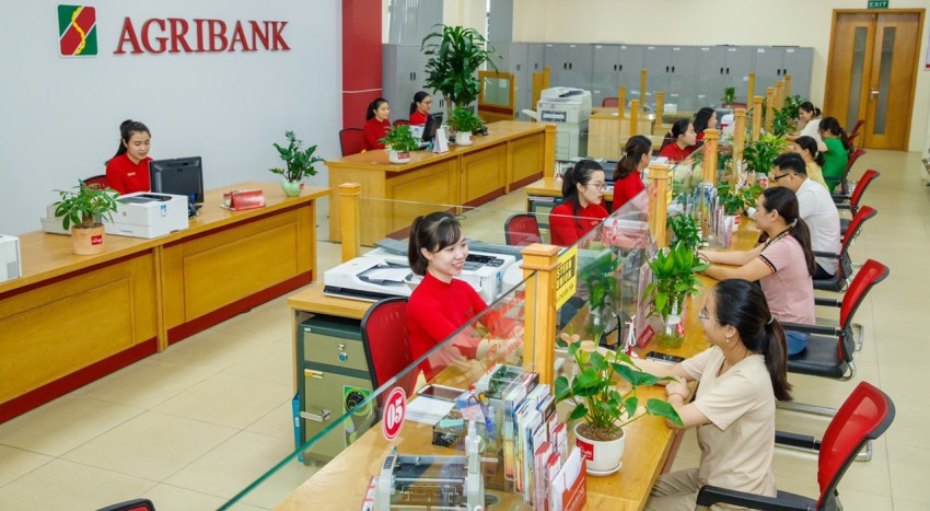 Lãi suất tiền gửi, cho vay mới đã giảm hơn 2