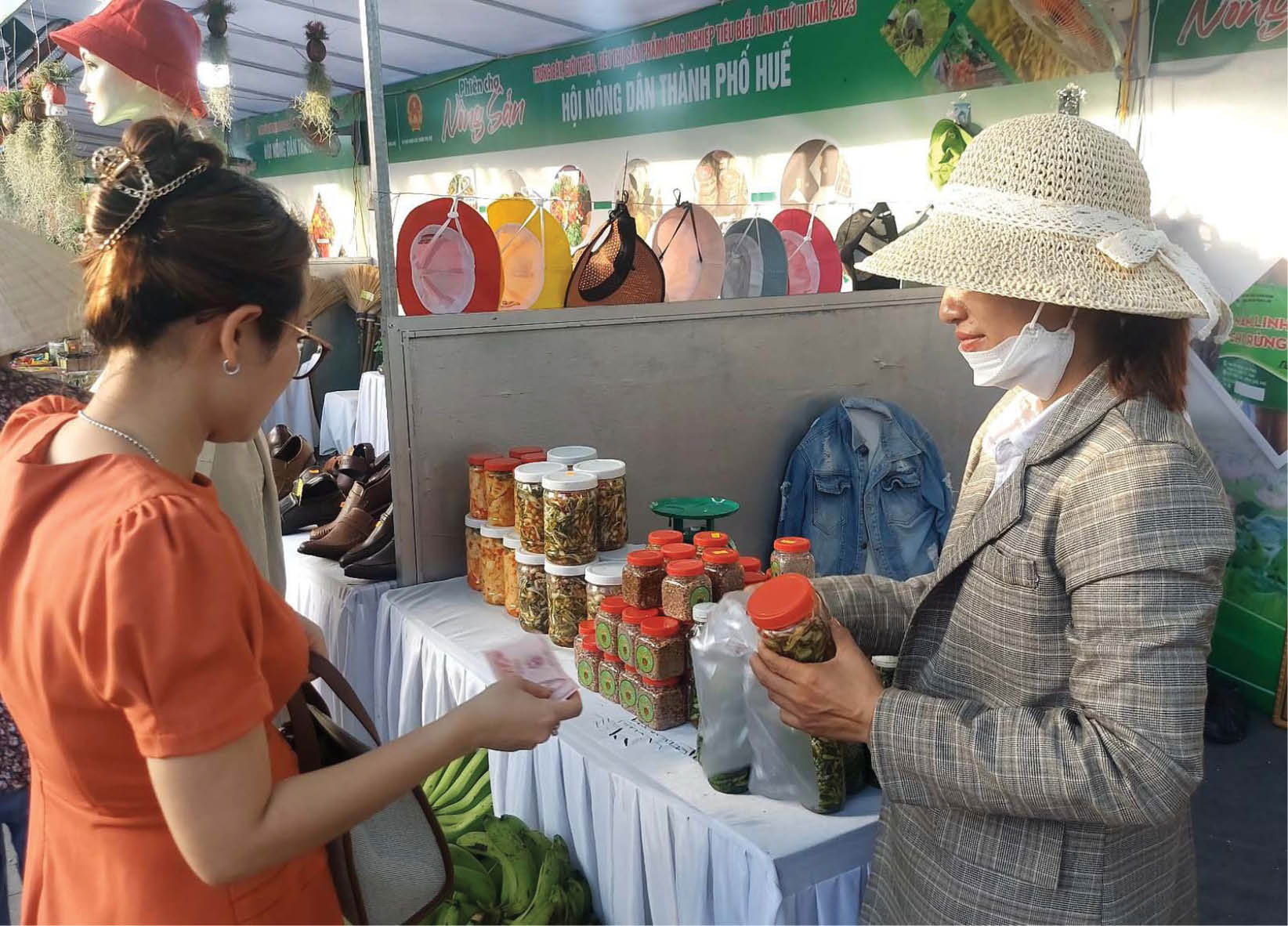 Nông dân với nông sản hữu cơ, OCOP