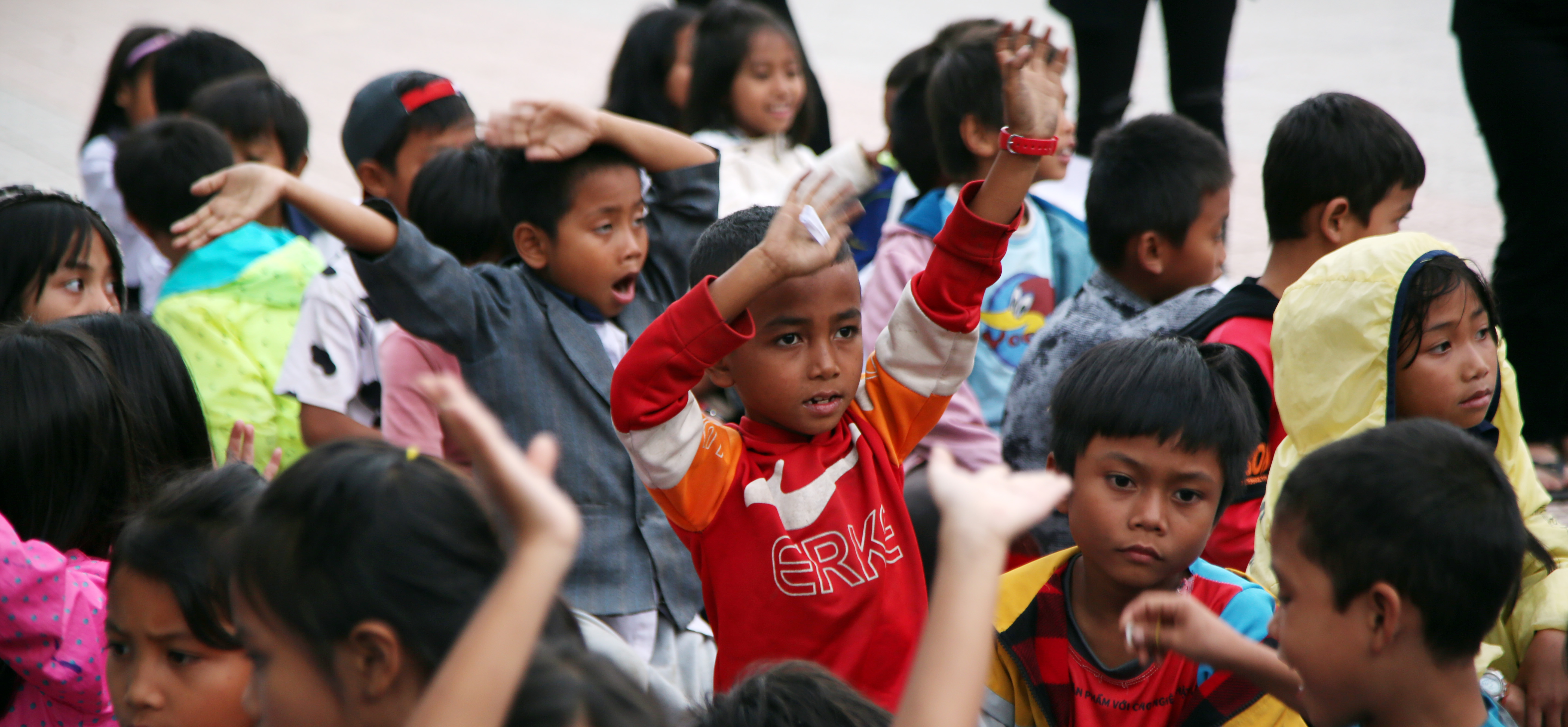 Mùa ấm đến với các em nhỏ xã Đông Sơn