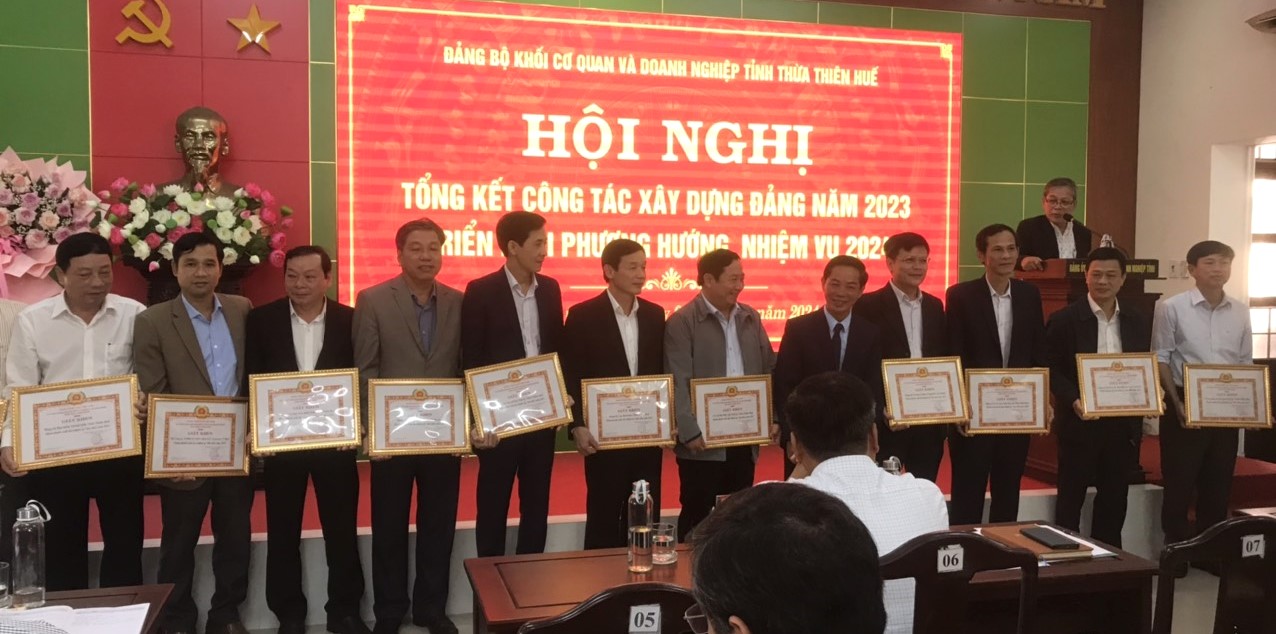 Đảng ủy Khối Cơ quan và Doanh nghiệp có 17 86 tổ chức Đảng hoàn thành xuất sắc nhiệm vụ