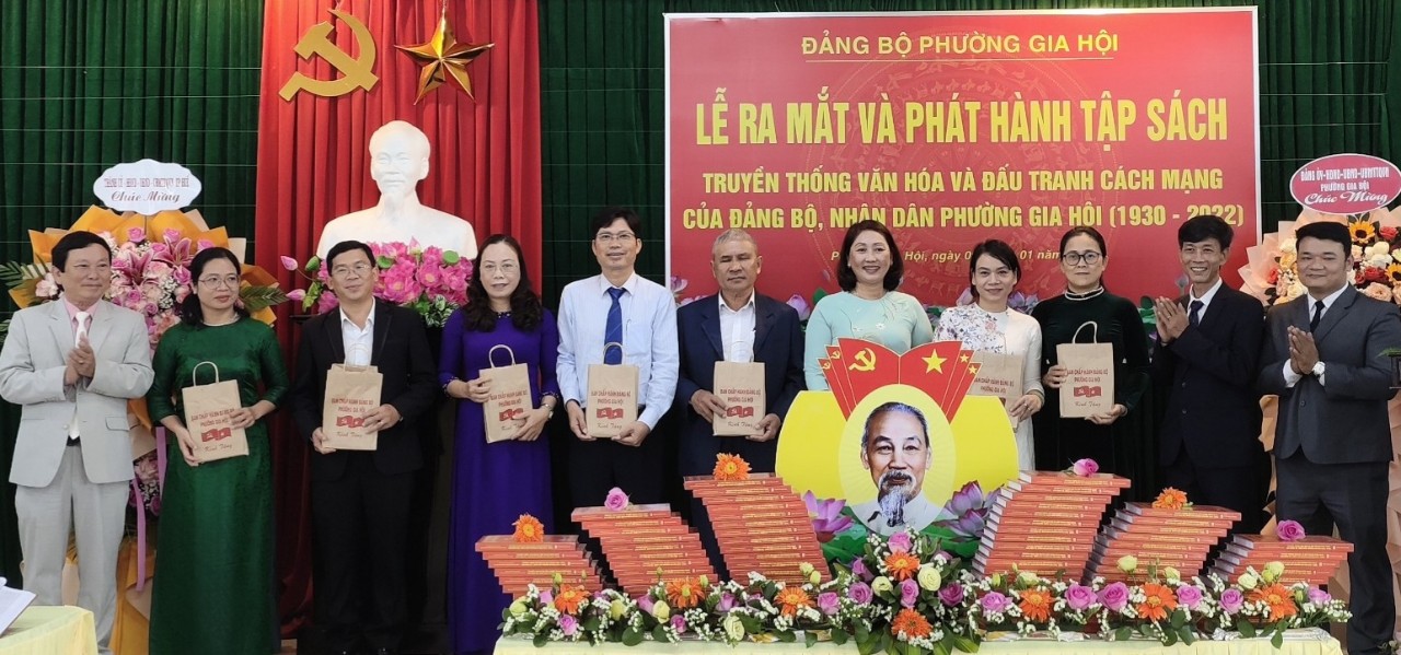 Ra mắt tập sách Truyền thống văn hóa và đấu tranh cách mạng phường Gia Hội