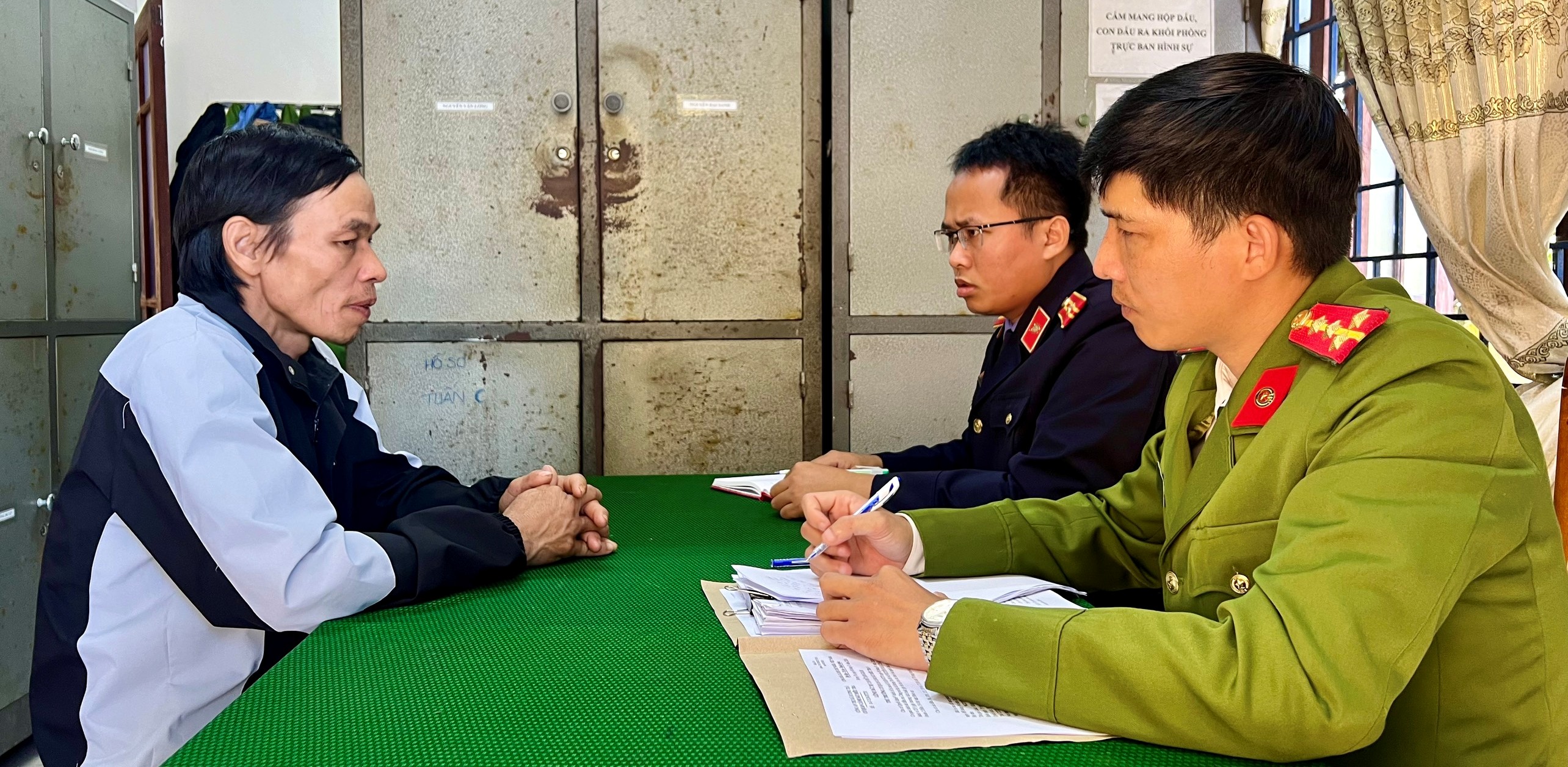 Bắt giam đối tượng gây thương tích với bố ruột