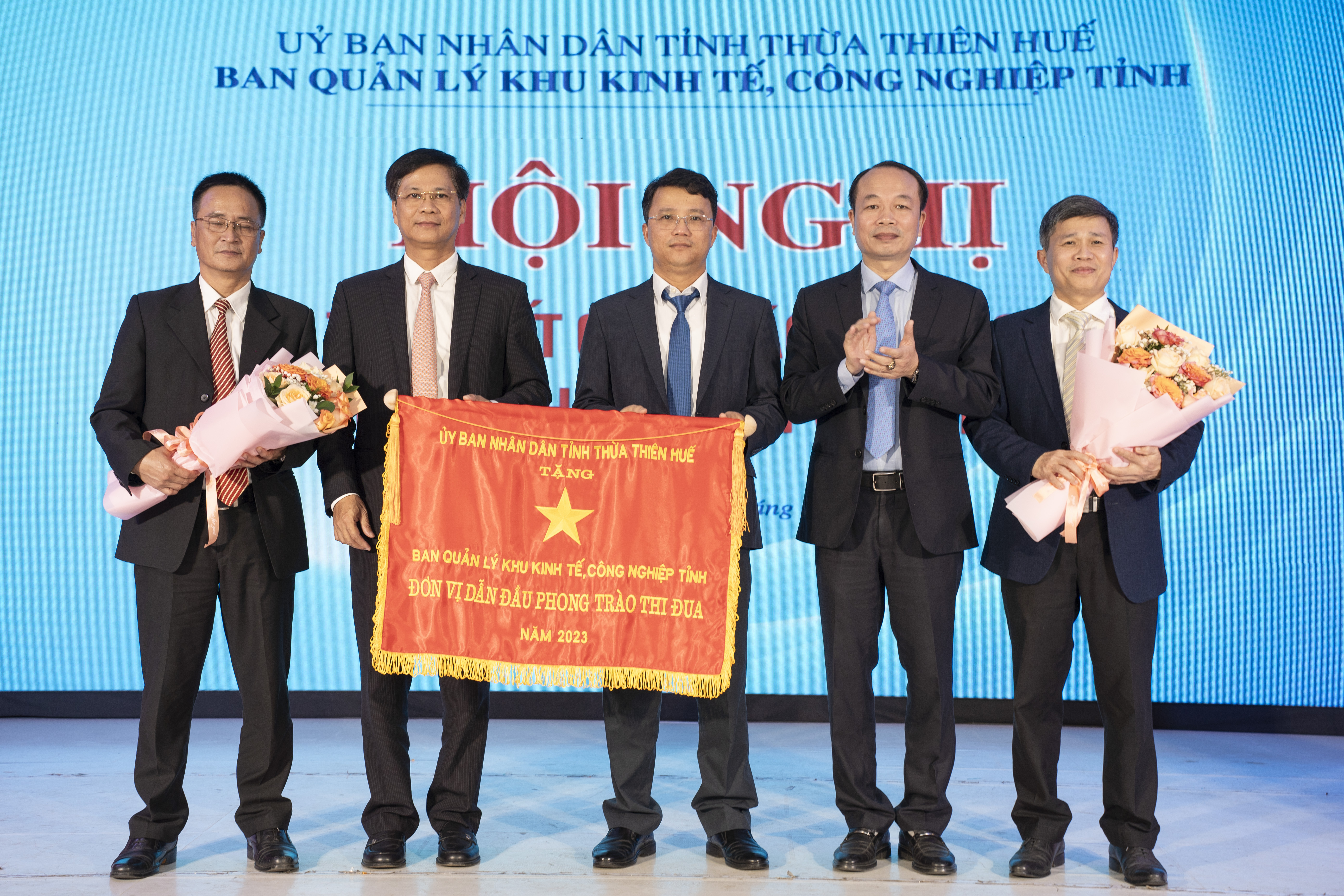 Tổ chức lại bộ máy Ban quản lý Khu kinh tế, công nghiệp tỉnh theo hướng giảm trung gian, đầu mối
