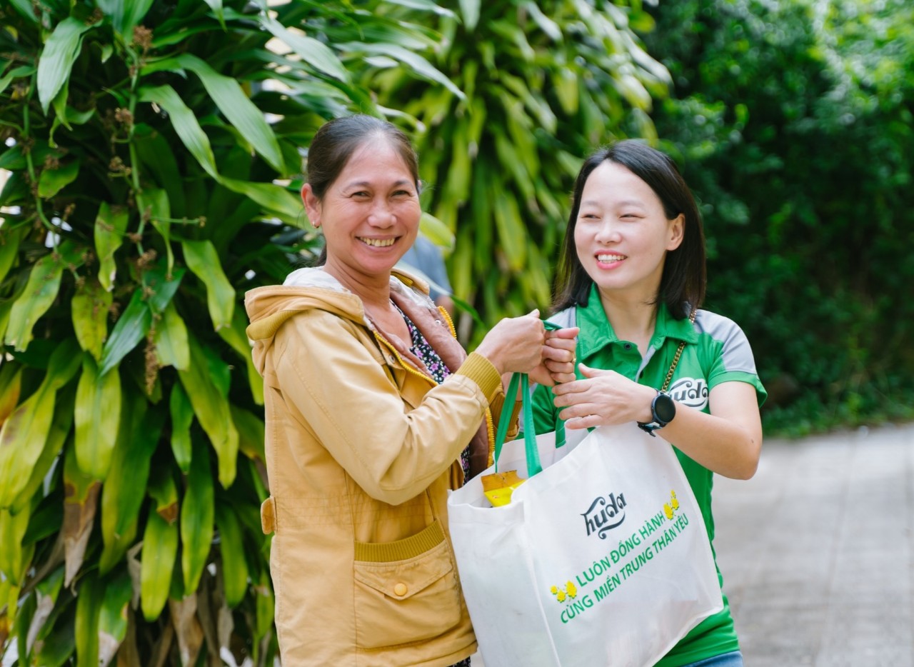Huda trao tặng hơn 1 ngàn suất quà đến người dân khó khăn