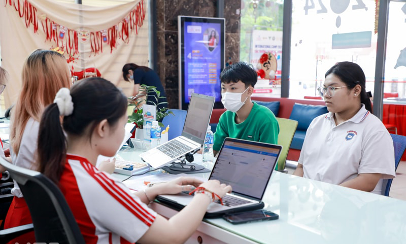 Nhiều trường đại học bắt đầu nhận hồ sơ xét tuyển năm 2024