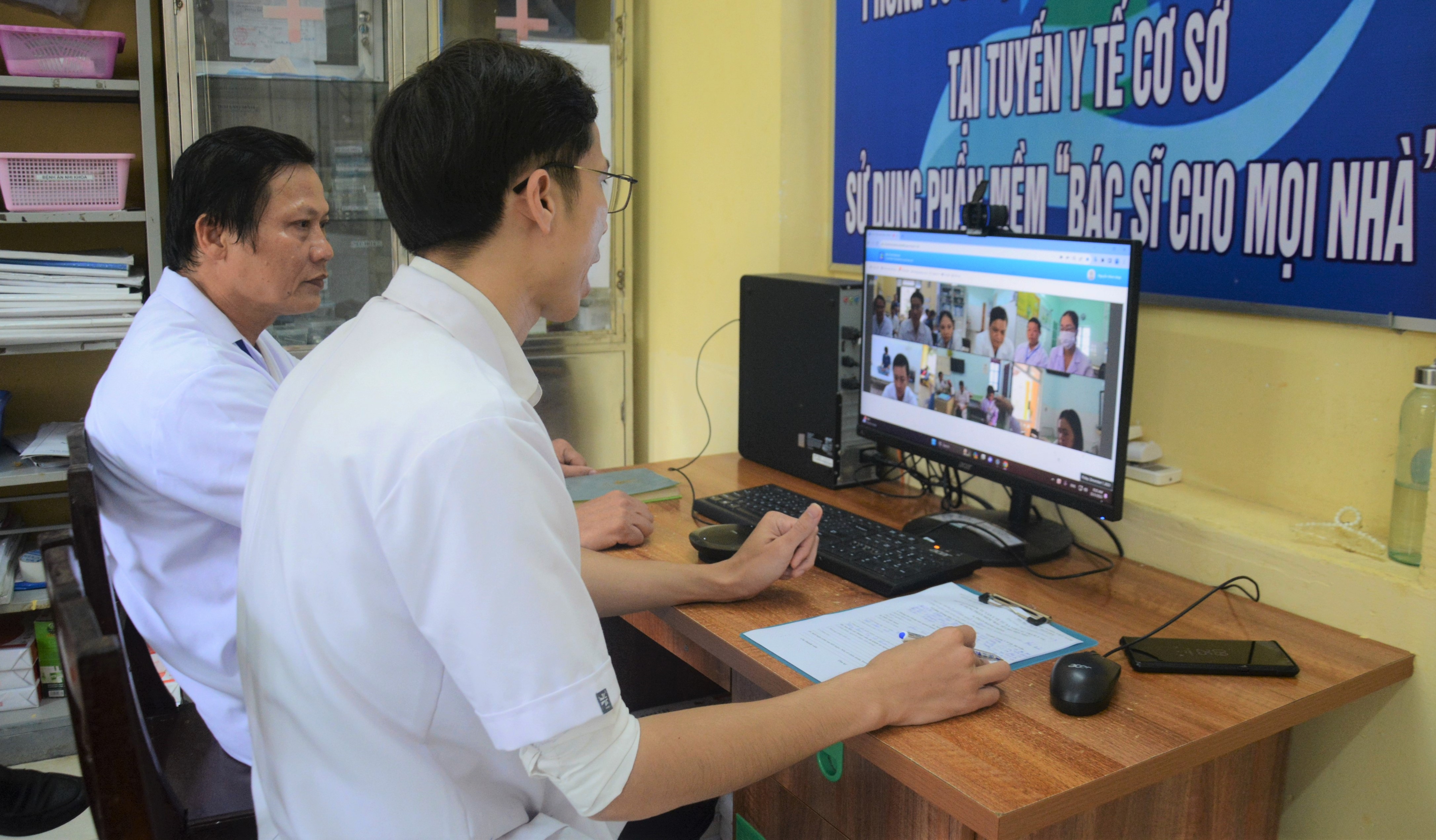 Khám chữa bệnh từ xa