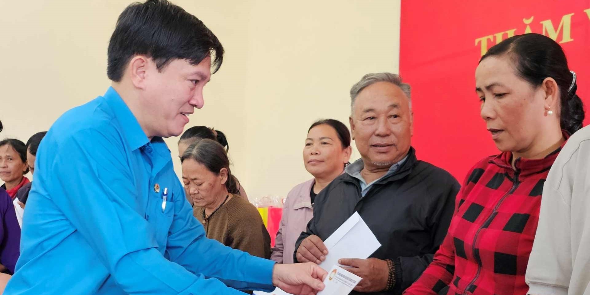 Cấp 2 500 suất mua hàng miễn phí trên sàn giao dịch “Chợ tết công đoàn 2024”