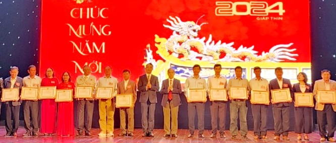 Gặp mặt cán bộ cơ sở các phường, xã