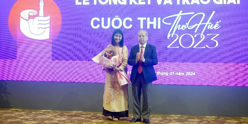 Trao giải cuộc thi “Thơ Huế 2023”