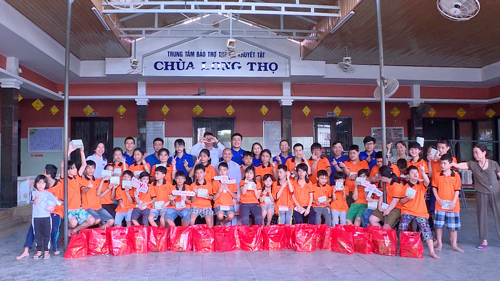 Tổ chức xuân ám áp cho hơn 230 trẻ em khó khăn