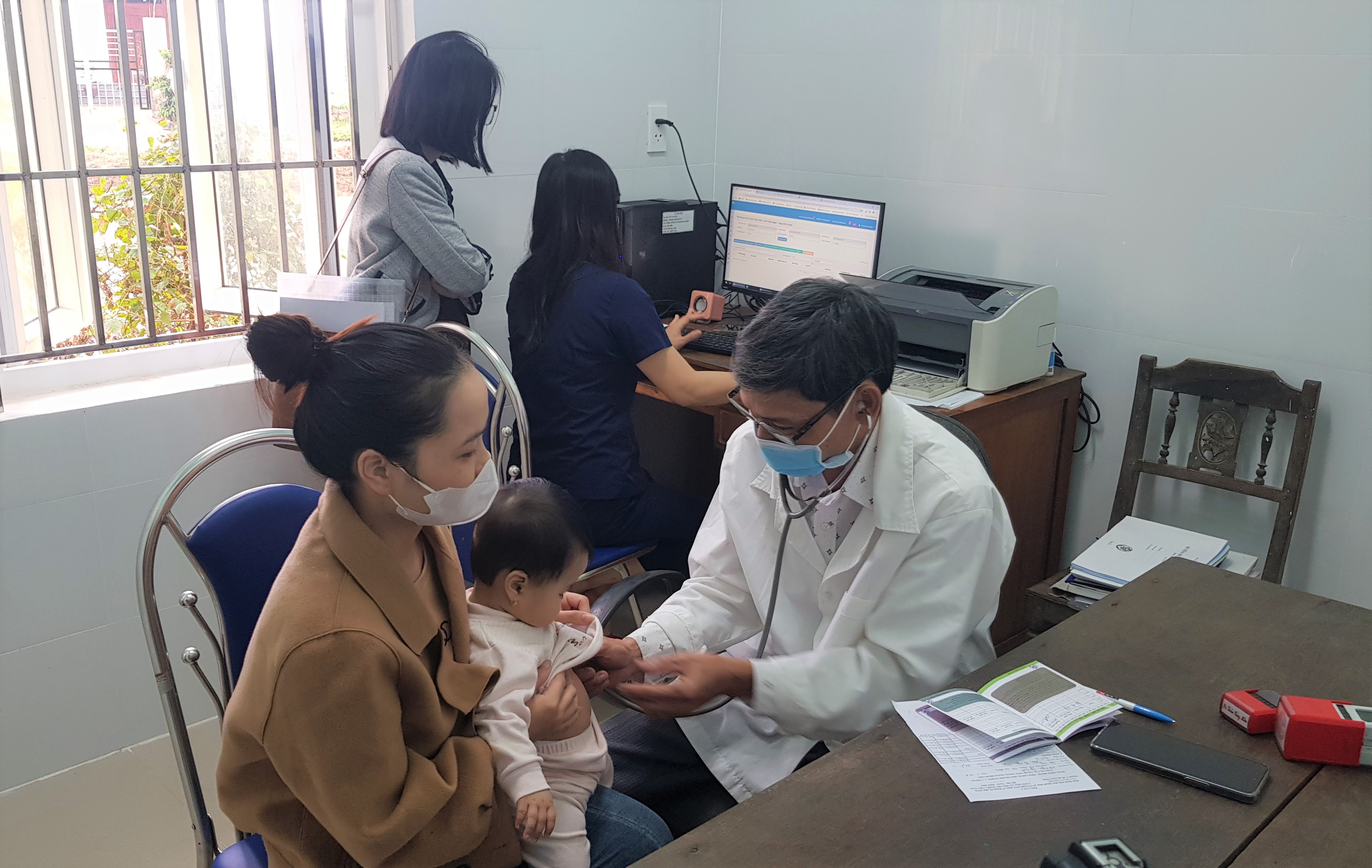 Giám sát, hỗ trợ các điểm tiêm chủng mở rộng