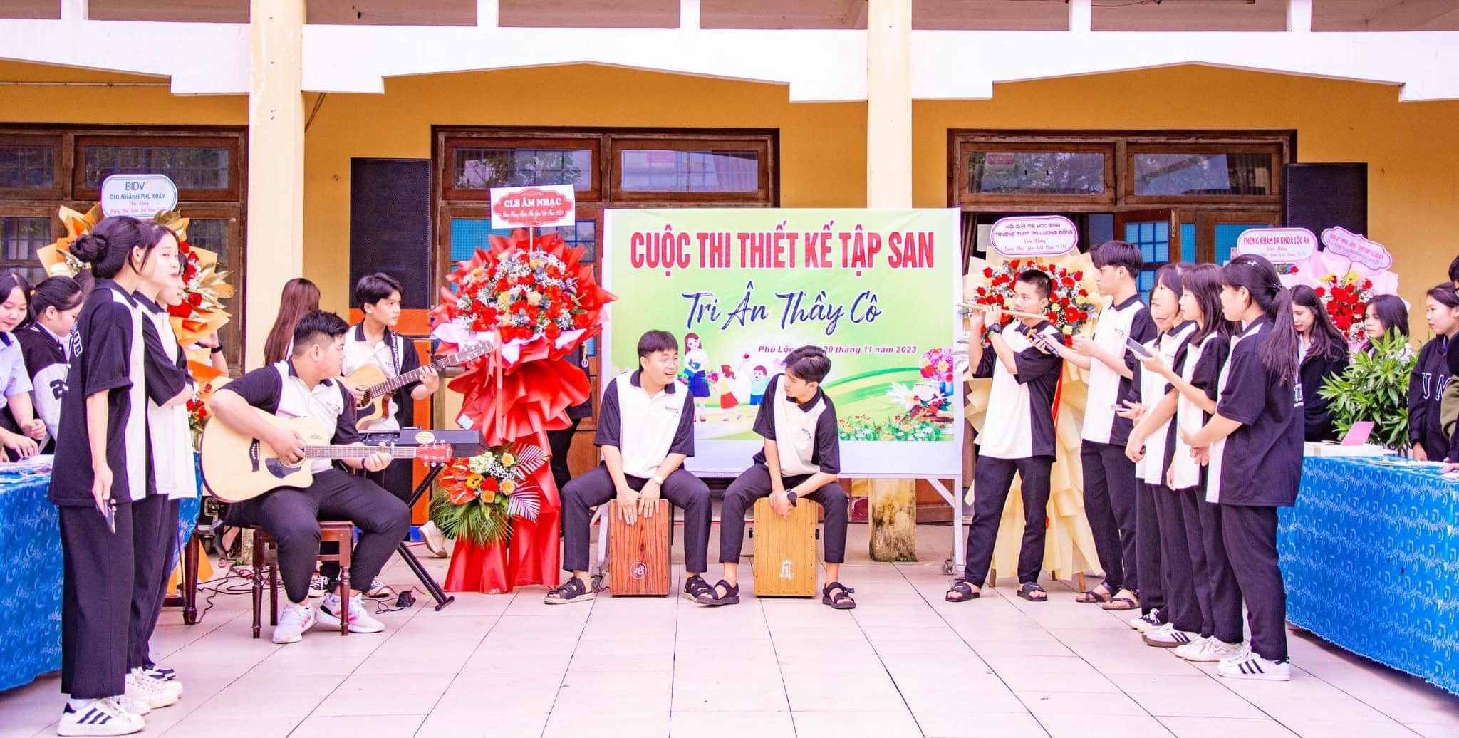 Sân chơi của học sinh trường huyện