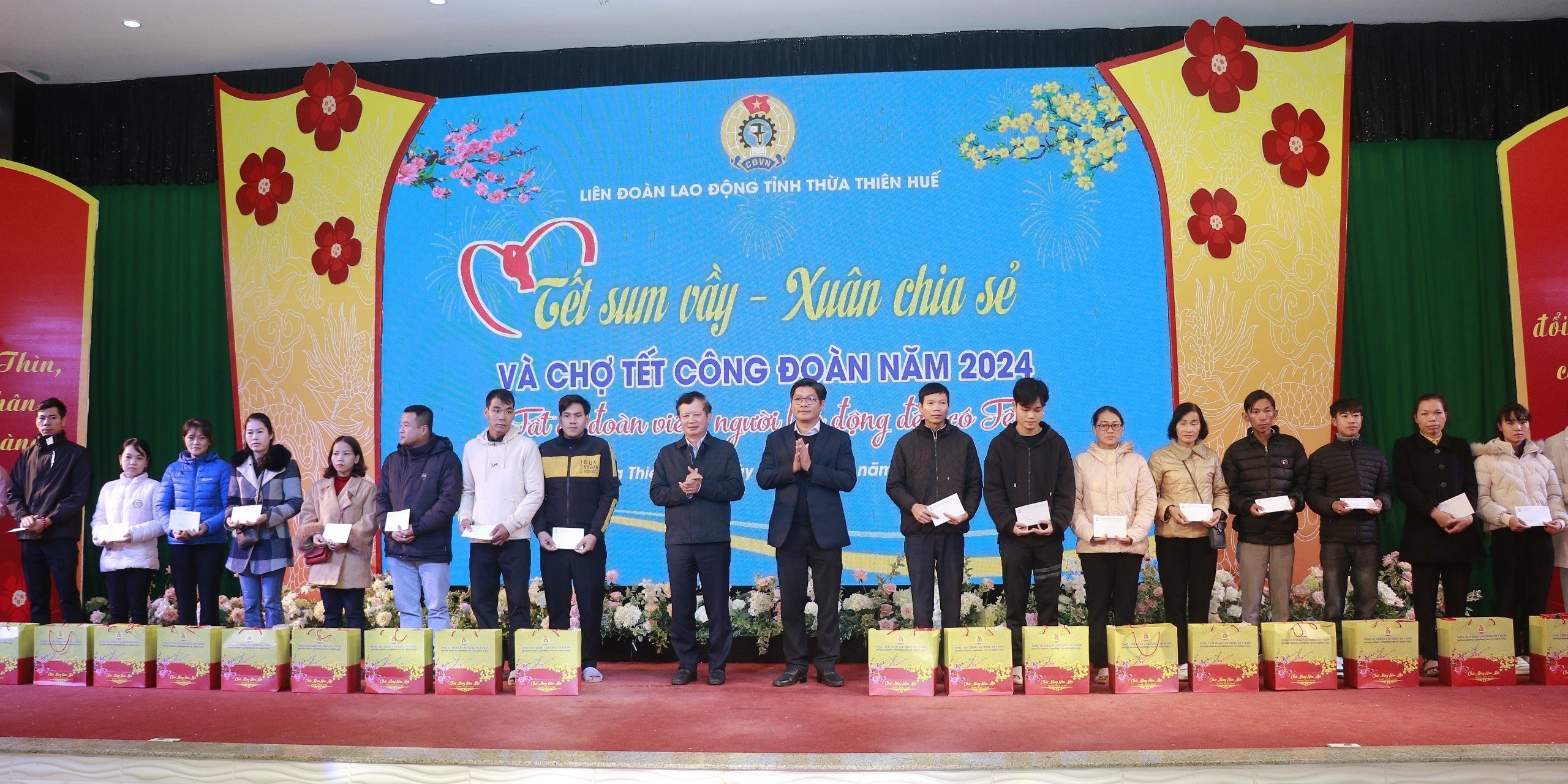 Để người lao động ai cũng có tết