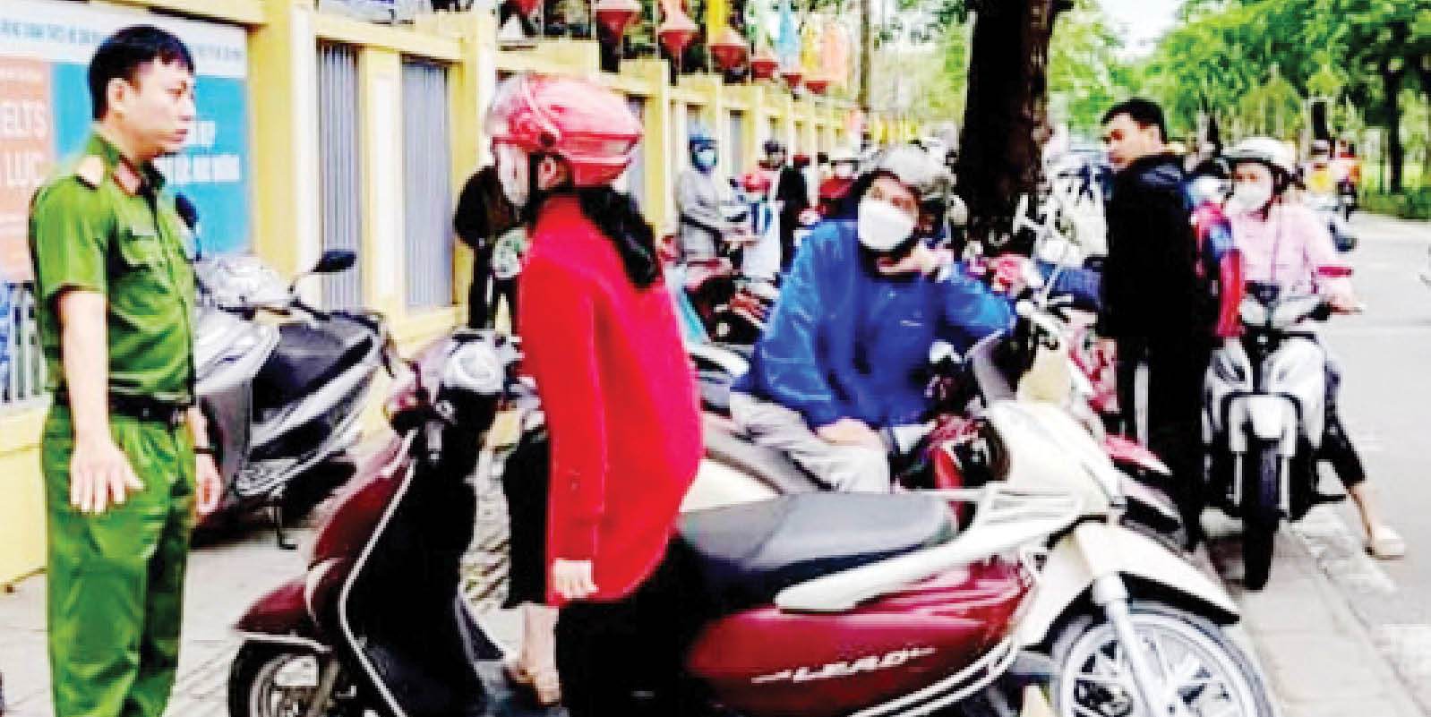 An toàn giao thông trước cổng trường