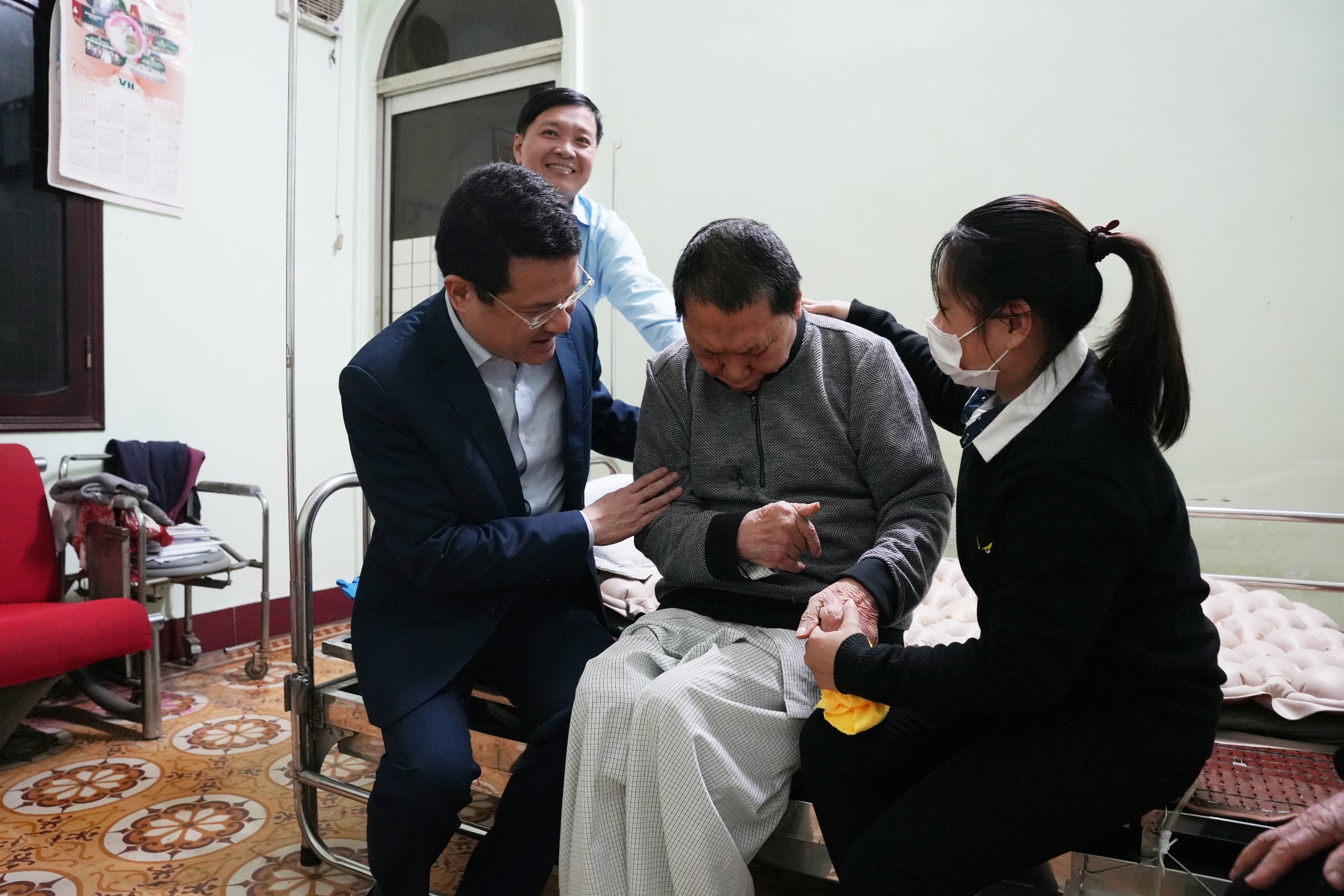 Chúc tết các đồng chí nguyên lãnh đạo tỉnh qua các thời kỳ