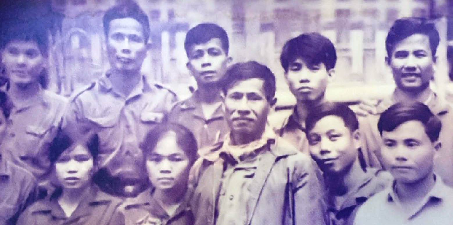 Tìm nữ liệt sĩ trong ảnh