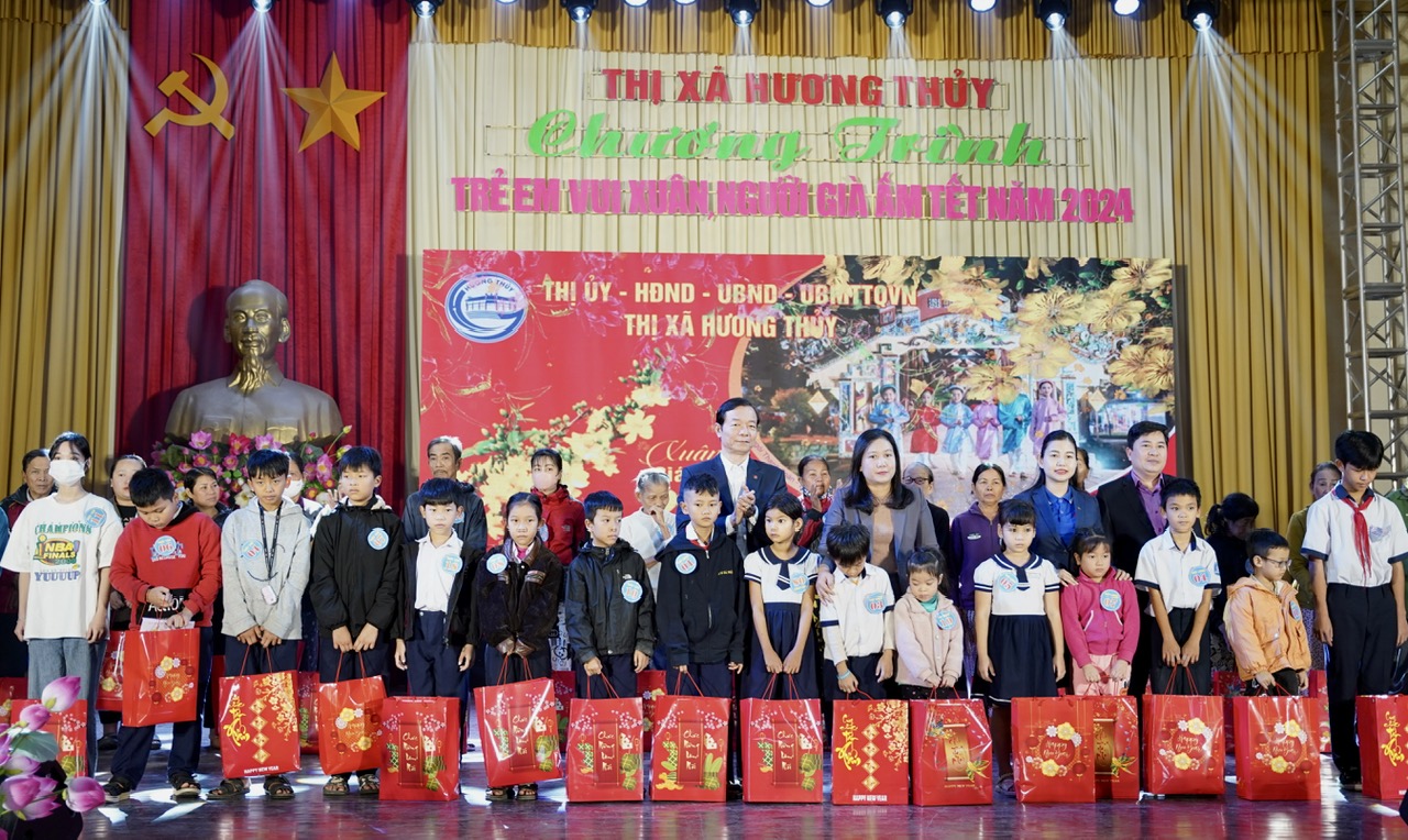 Tết ấm cùng trẻ em, người có hoàn cảnh khó khăn