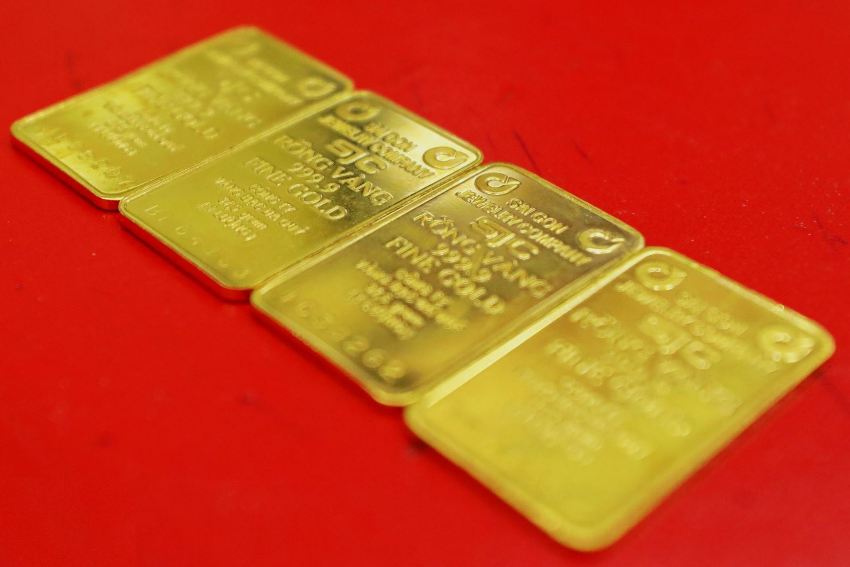 Giá vàng sáng 31 1 giao dịch trên mốc 77,3 triệu đồng lượng