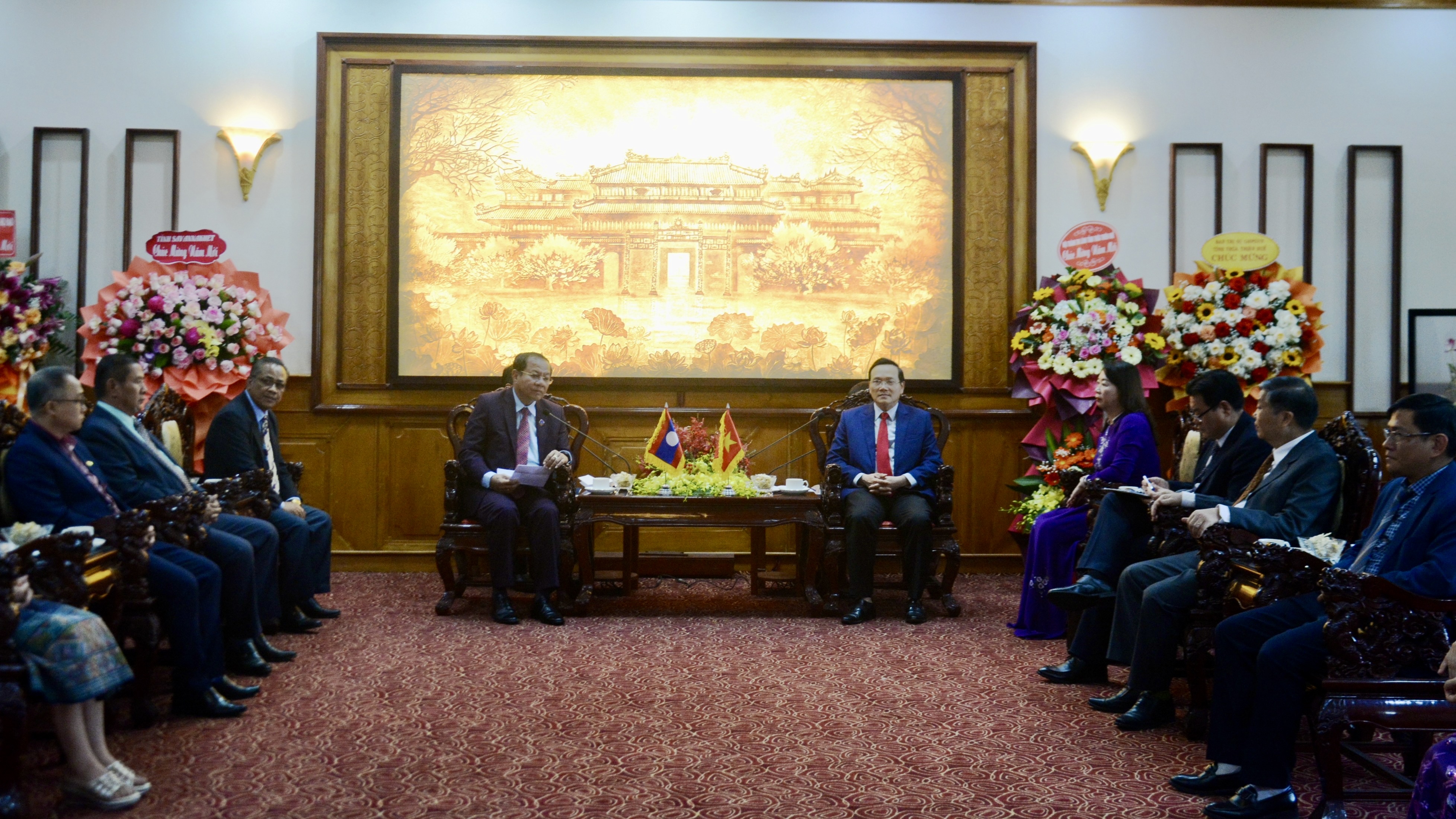 Đoàn công tác tỉnh Salavan, Bộ Tư lệnh Vùng Cảnh sát biển 2 thăm, chúc tết