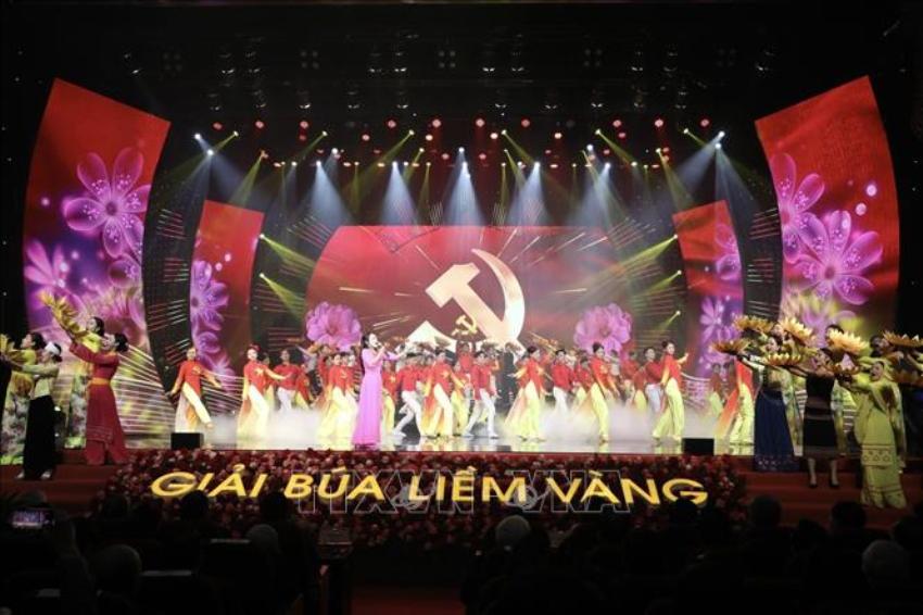 Thủ tướng Phạm Minh Chính Giải Búa liềm vàng phản ánh các vấn đề cấp thiết về xây dựng Đảng