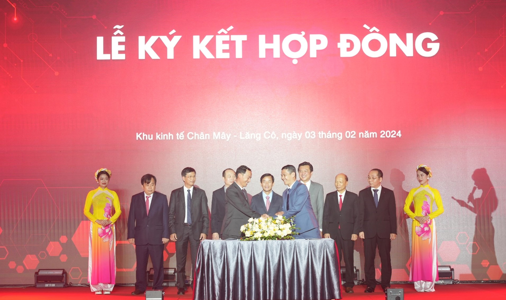 Ra mắt xe bus Kim Long Mobiline