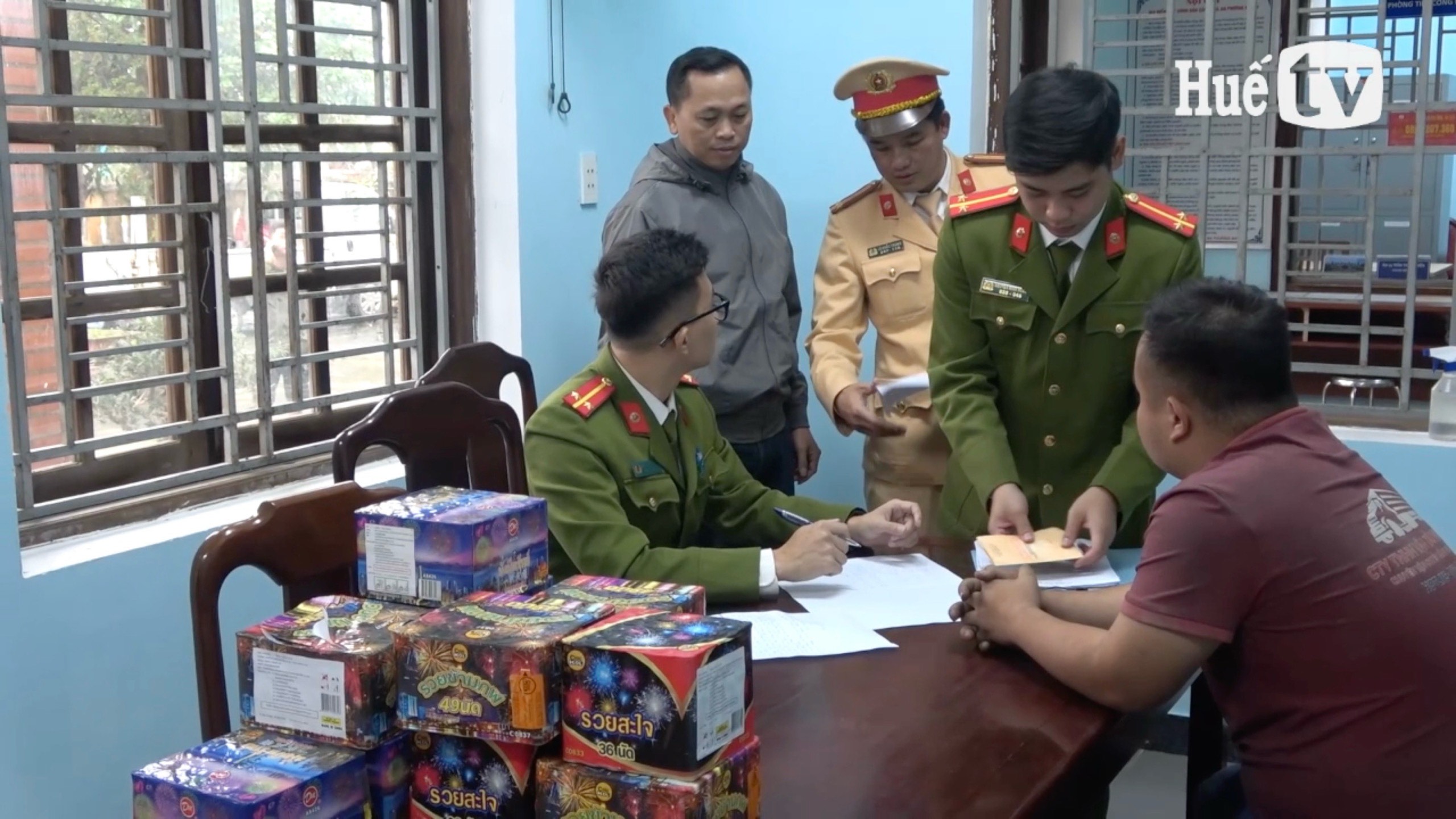 Quản lý vũ khí, vật liệu nổ trong nhà trường