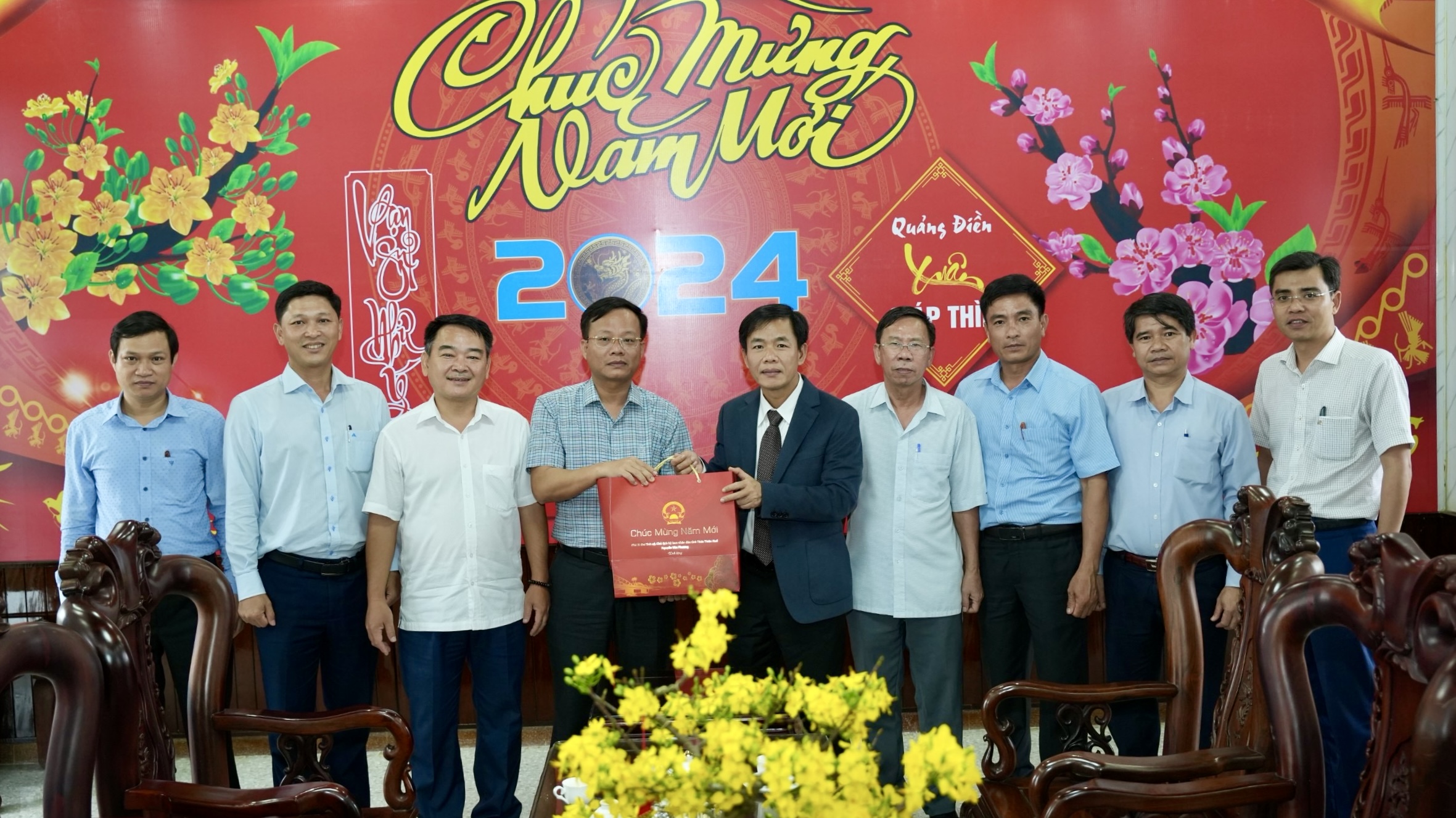 Tạo mọi điều kiện để người dân vui xuân, đón tết đầm ấm, yên vui