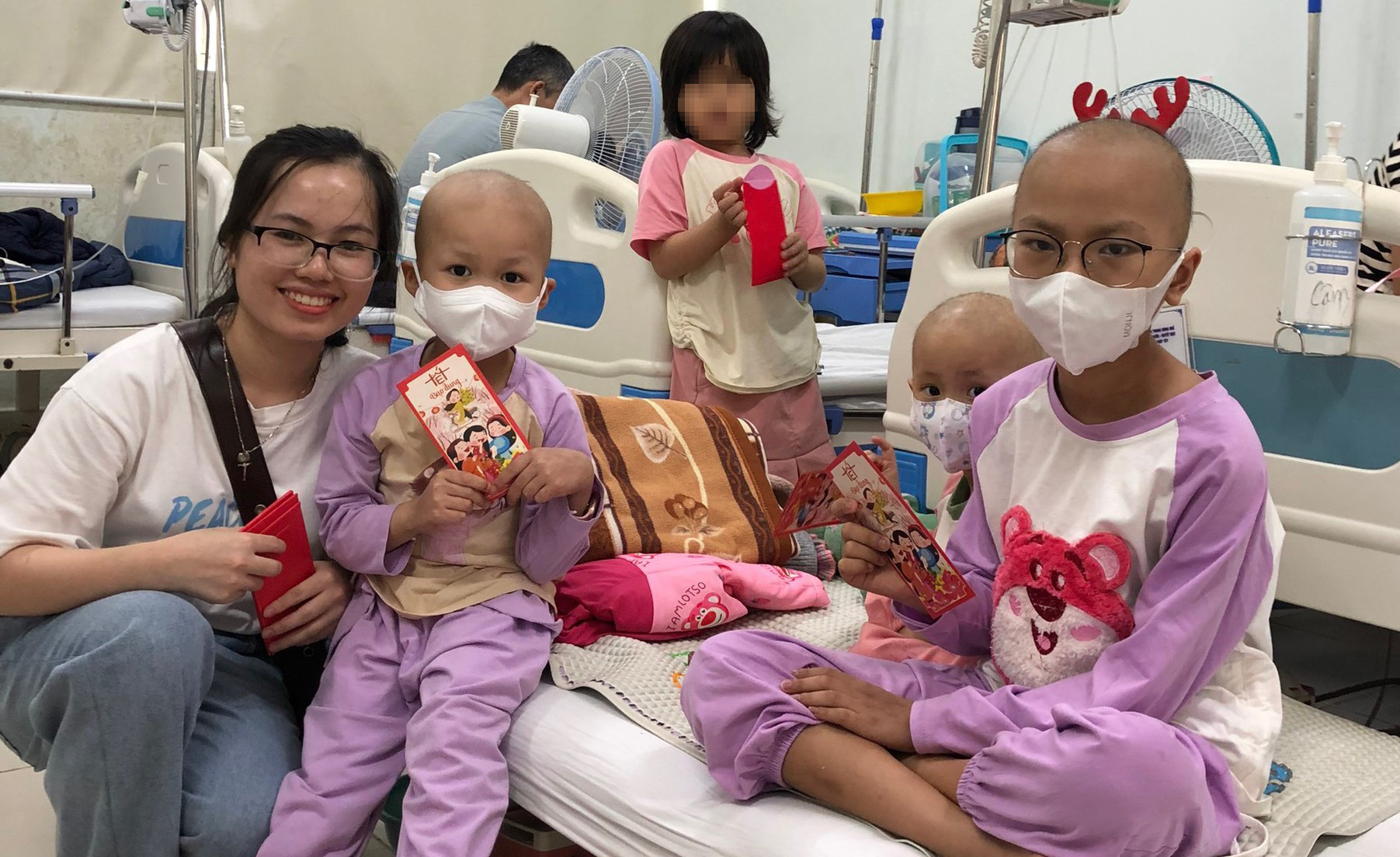 1 800 bệnh nhân nội trú ở lại điều trị dịp Tết Nguyên đán tại Bệnh viện Trung ương Huế