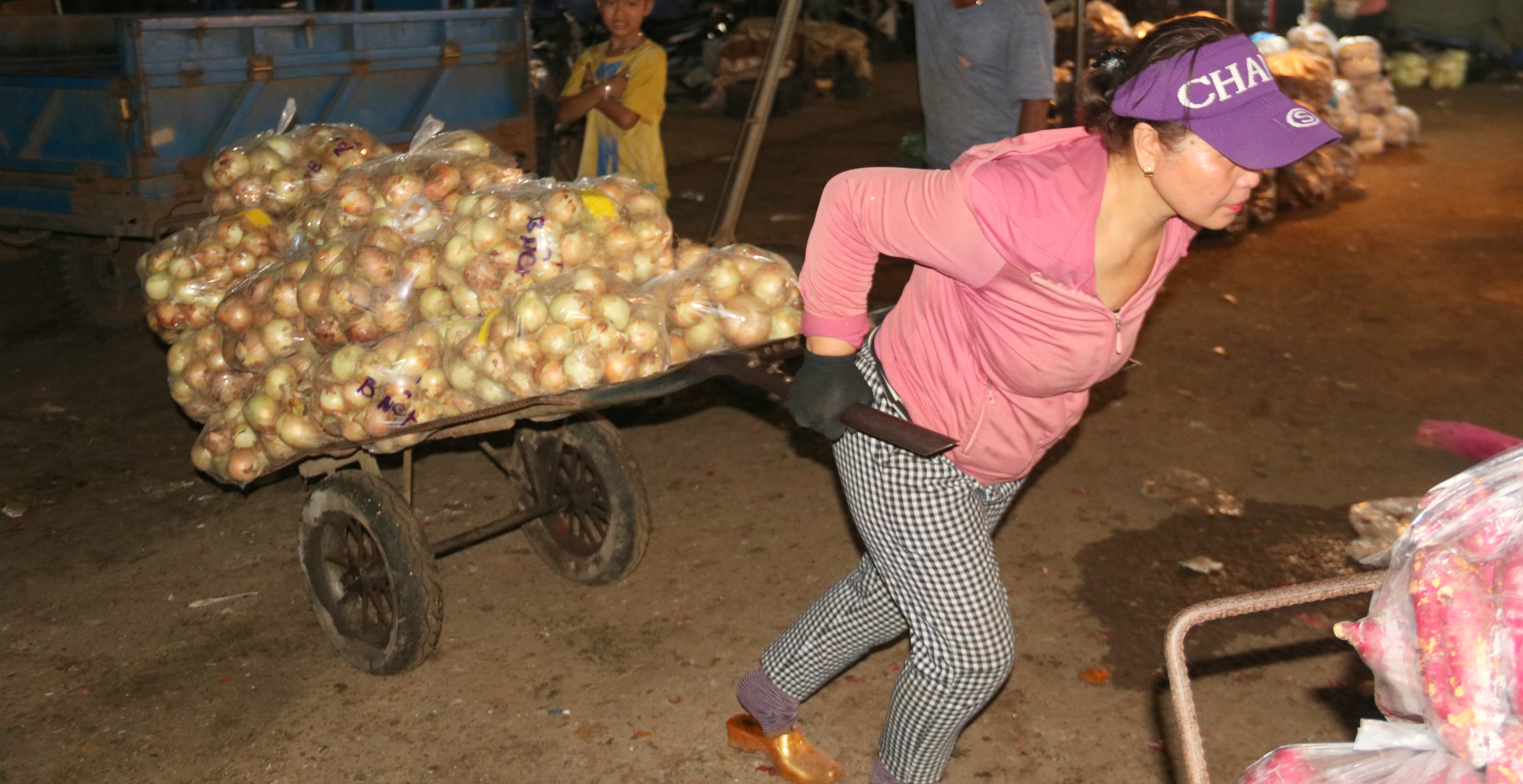 “Chạy đua” với tết