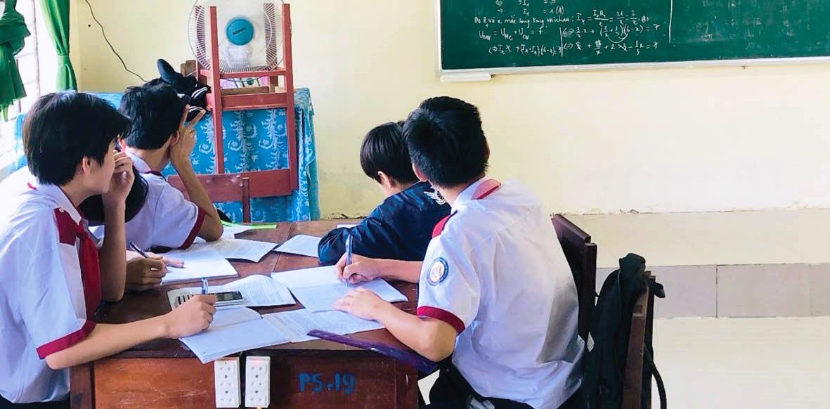 Hướng nghiệp cho học sinh trung học cơ sở