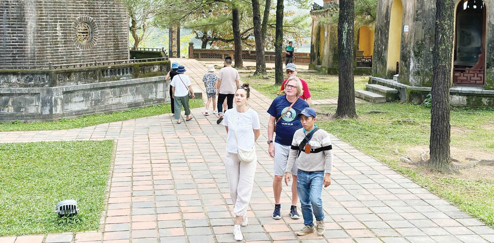 Hút khách đến Huế đã khó, giữ được khách còn khó hơn