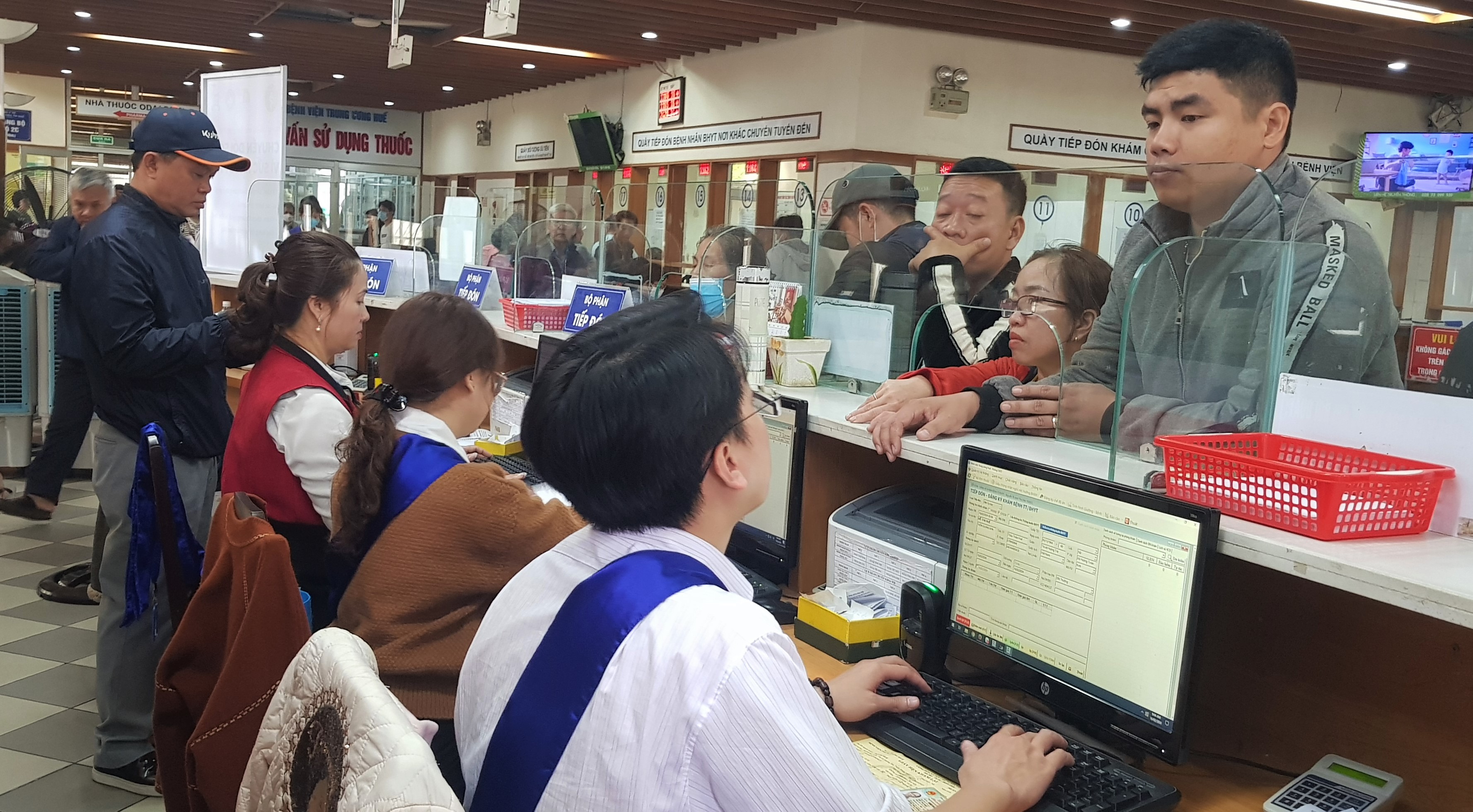 Tăng kíp, phân luồng phục vụ khám bệnh sau tết