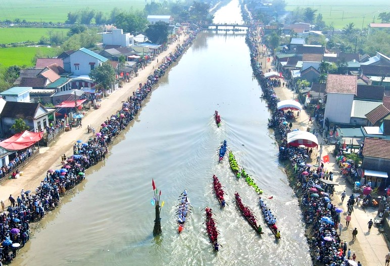 Về Lợi Nông xem đua trải đầu xuân