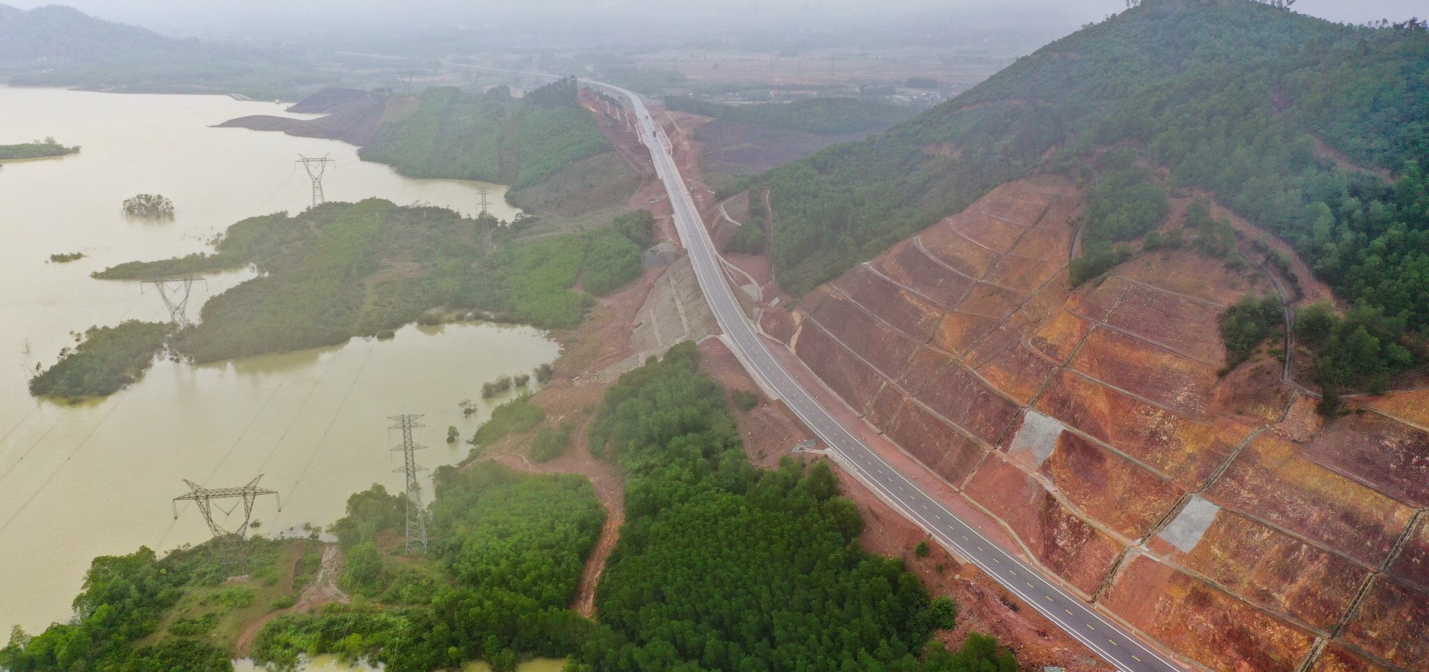 Cao tốc Cam Lộ- La Sơn Trình Chính phủ nâng cấp hoàn chỉnh 4 làn xe