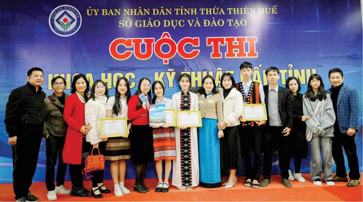 Phát triển đảng viên là học sinh Cách làm ở A Lưới