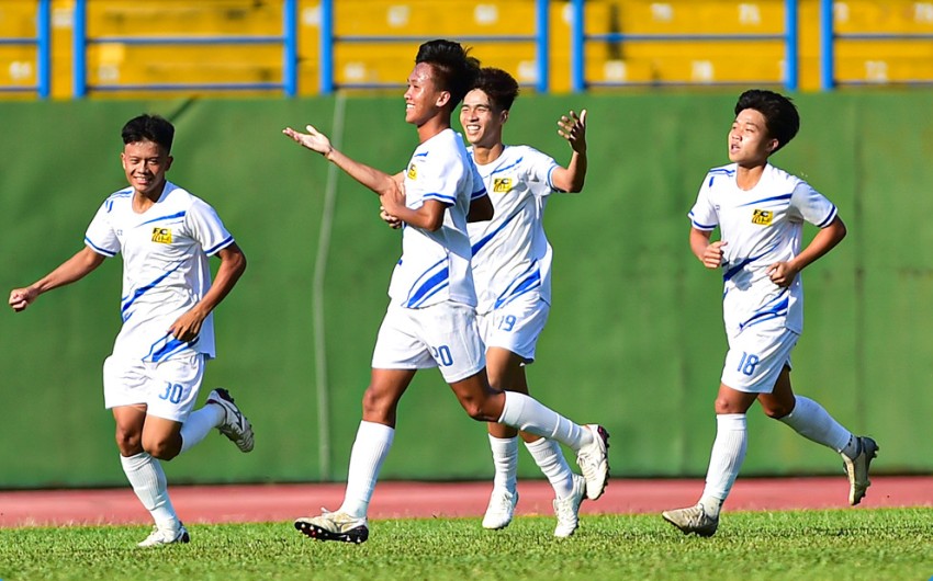 Thắng chủ nhà, U19 Huế sáng cửa vào tứ kết