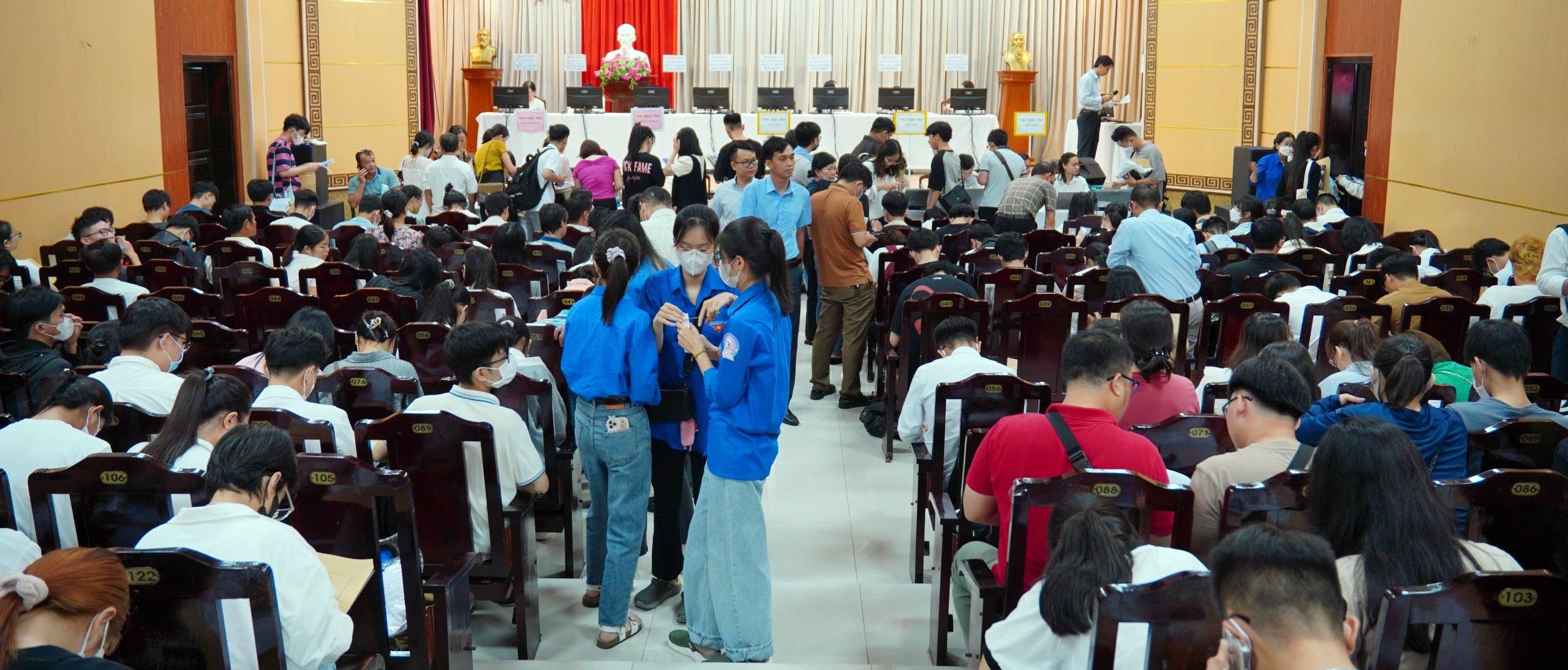 Trường đại học Y - Dược tuyển sinh năm 2024 với gần 1 700 chỉ tiêu