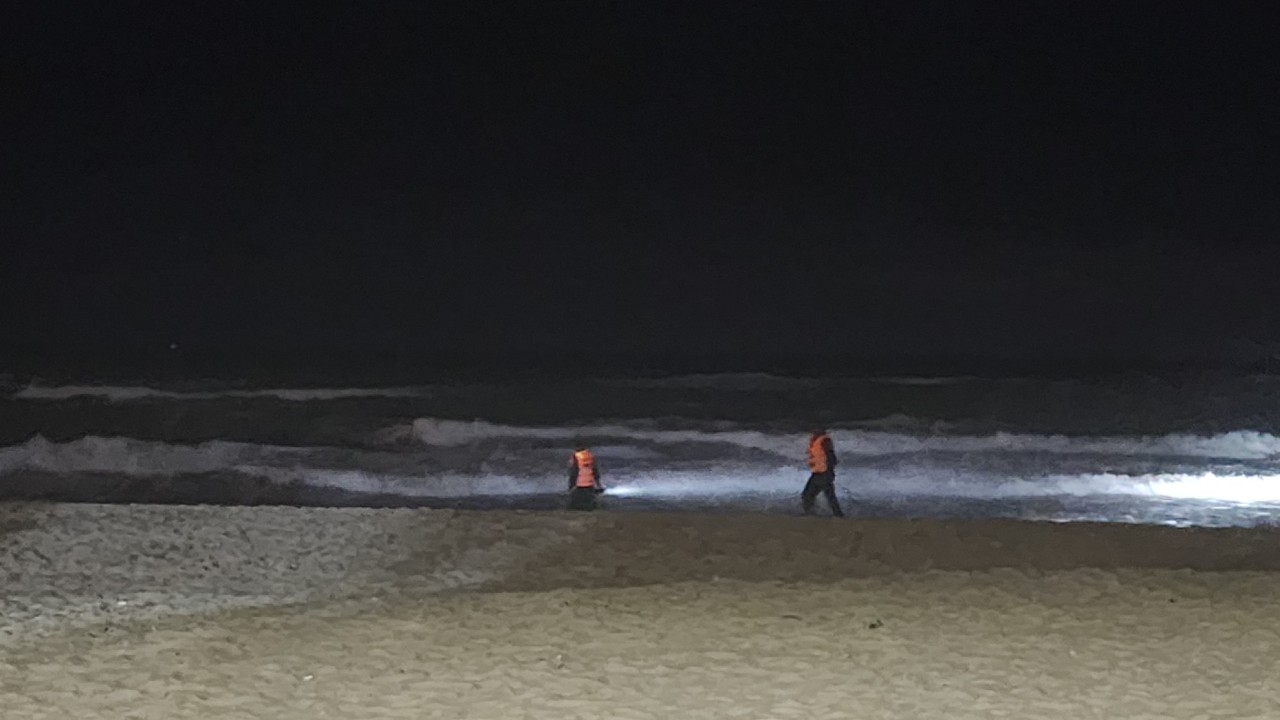 Tìm kiếm 2 nạn nhân mất tích trên biển