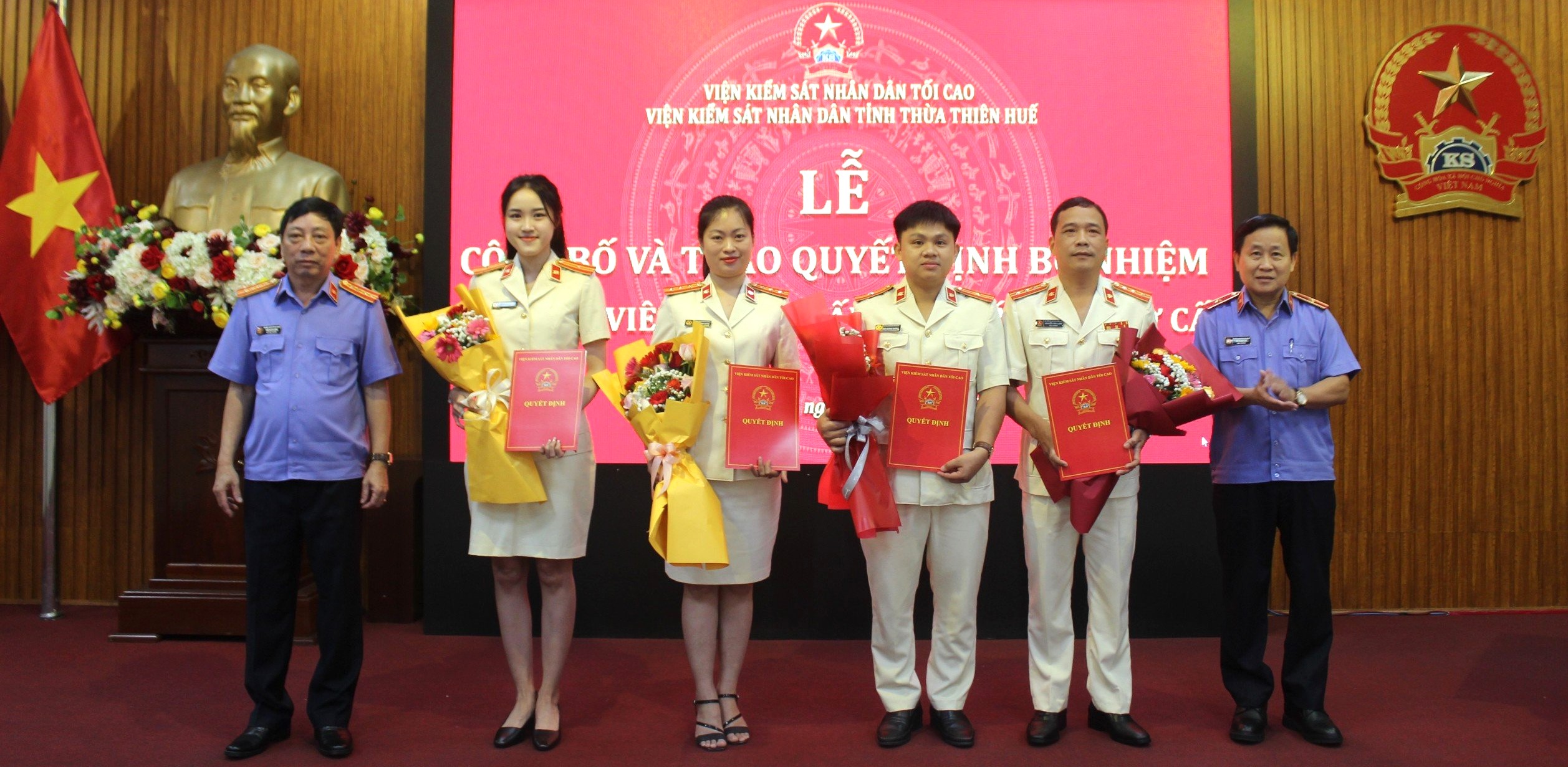 Công nhận thêm 4 kiểm sát viên trung cấp, sơ cấp