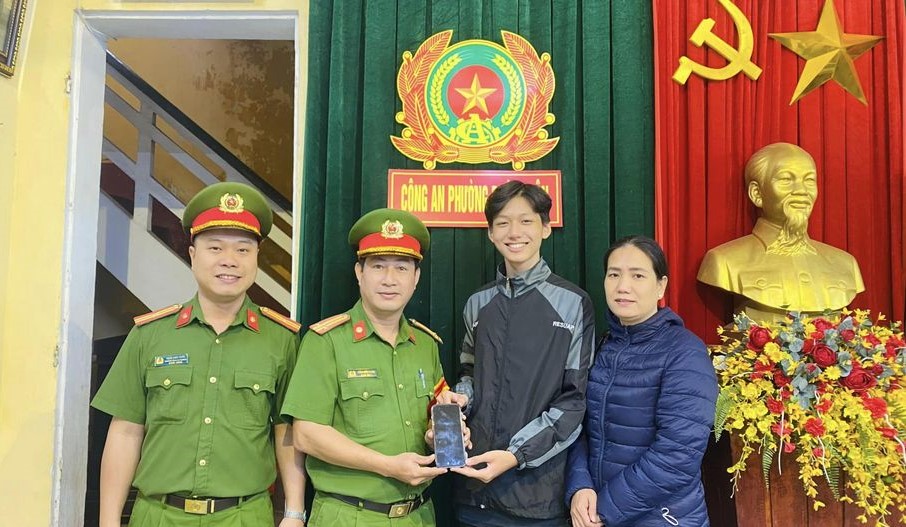 Công an nhanh chóng tìm lại điện thoại cho người dân