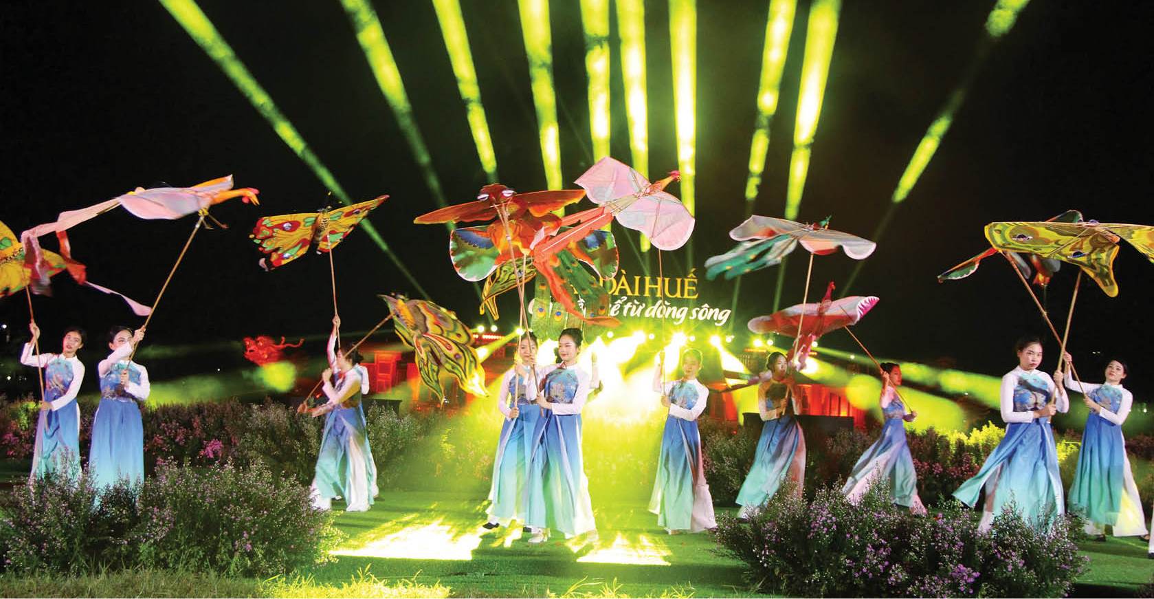 Sản phẩm làng nghề truyền thống lên sân khấu