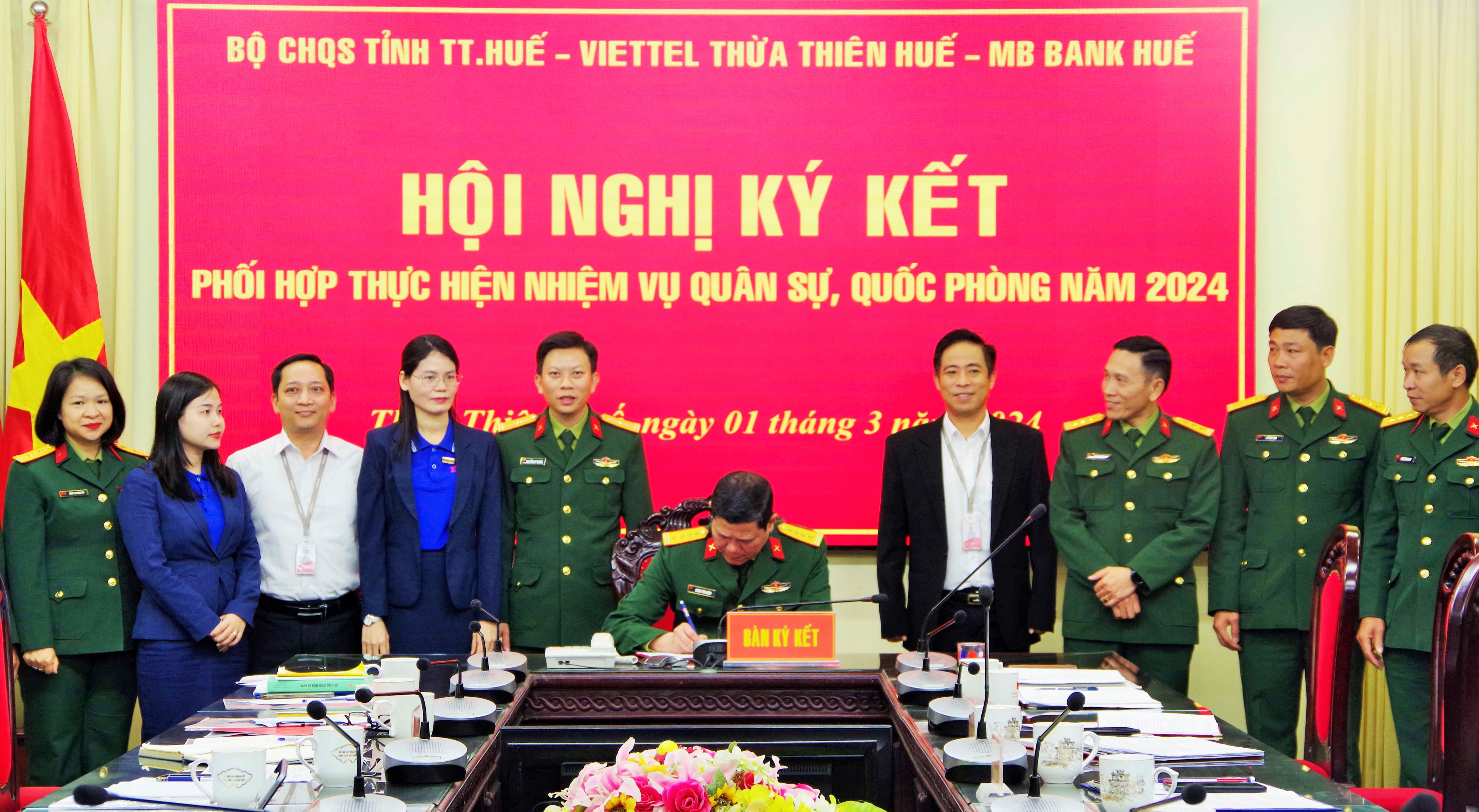 Ký kết phối hợp thực hiện nhiệm vụ quân sự - quốc phòng năm 2024