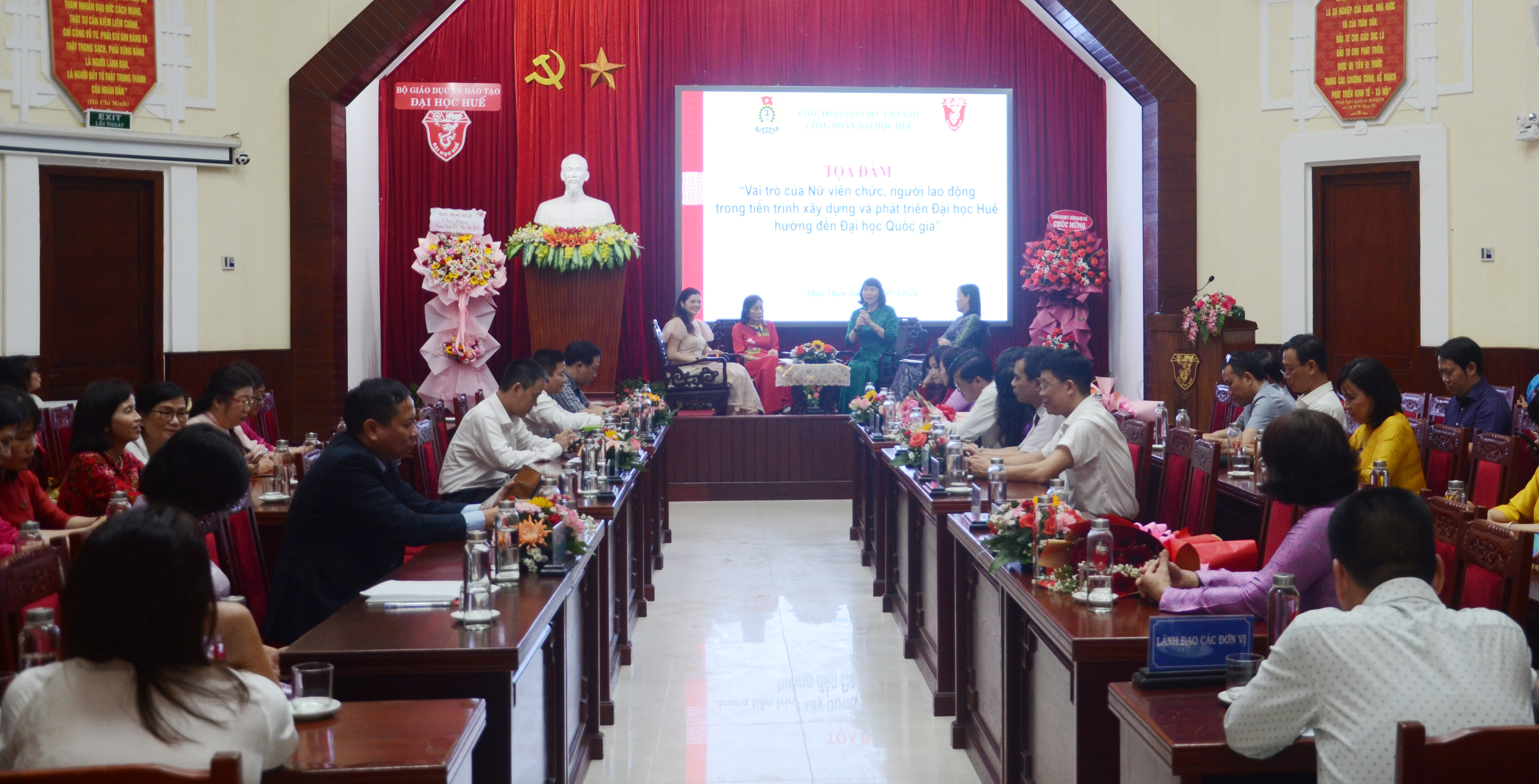 Phát huy vai trò của nữ viên chức để xây dựng Đại học Huế thành Đại học Quốc gia