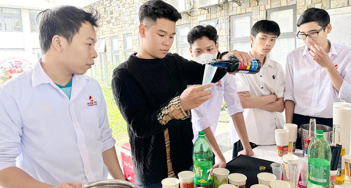 Đồng hành định hướng tương lai cùng học sinh, sinh viên