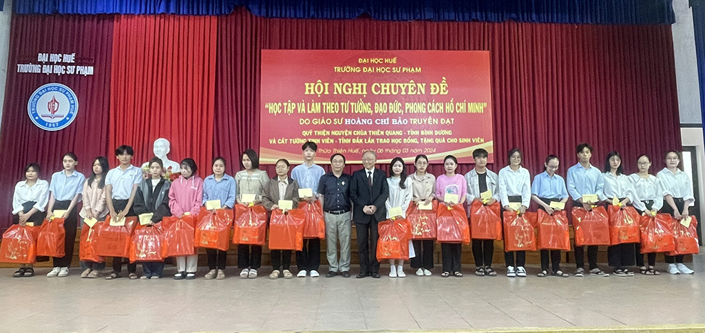 GS Hoàng Chí Bảo nói chuyện về tư tưởng đạo đức, phong cách Hồ Chí Minh