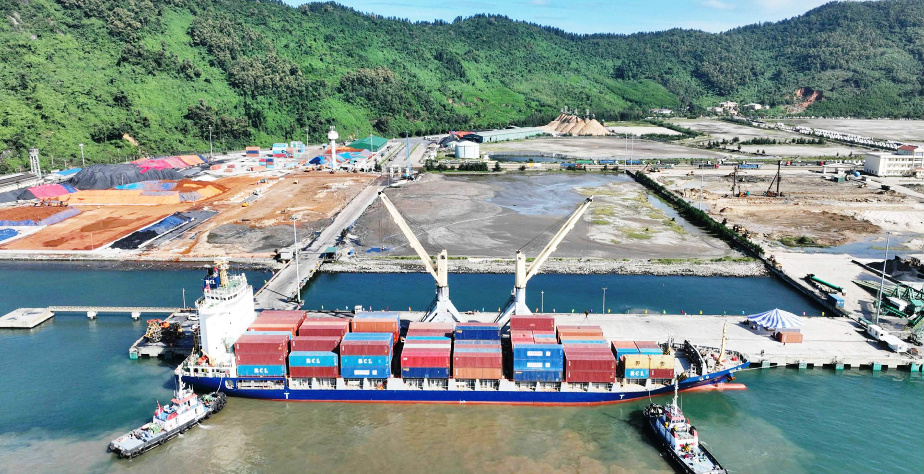 Hoàn thiện khung hạ tầng, thu hút đầu tư