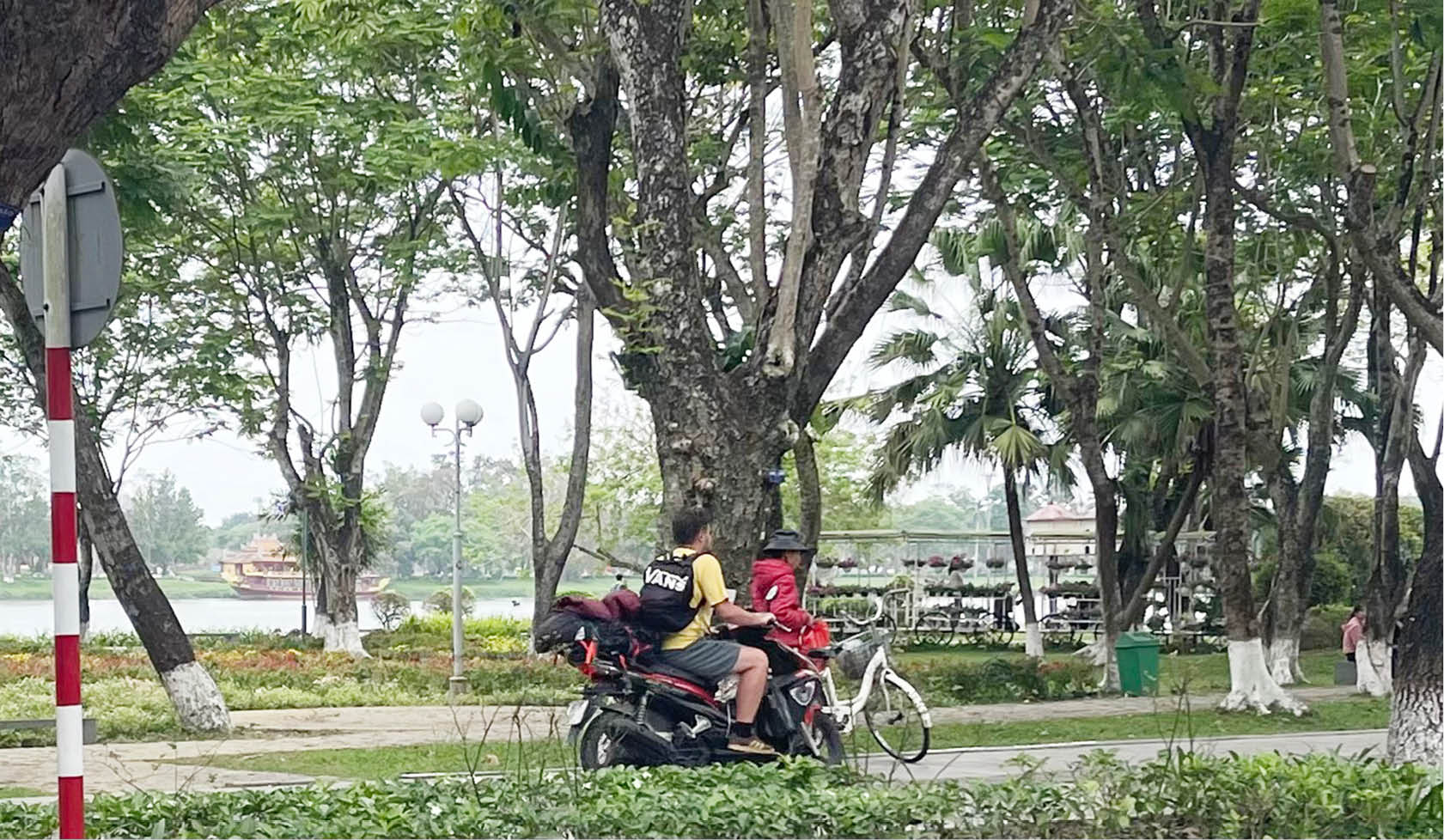 Có đường… cứ thế là đi