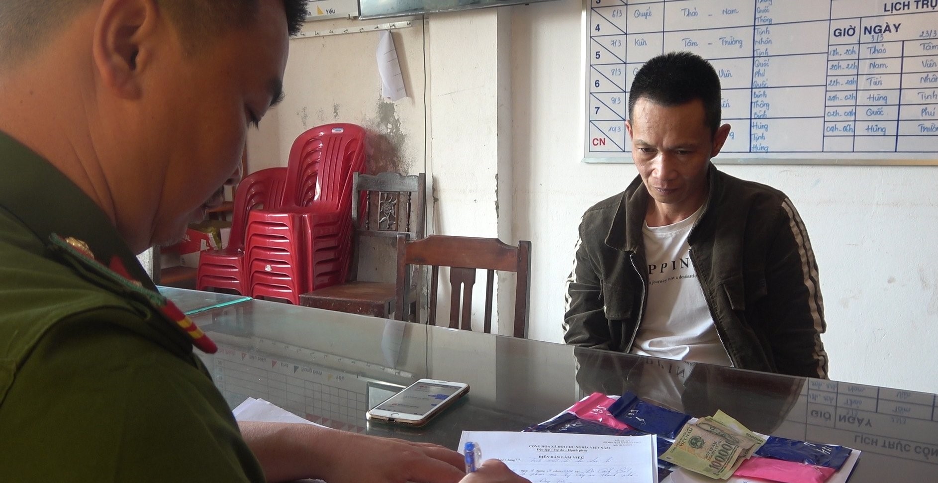 Củng cố hồ sơ xử lý đối tượng mua bán trái phép 2 000 viên ma túy